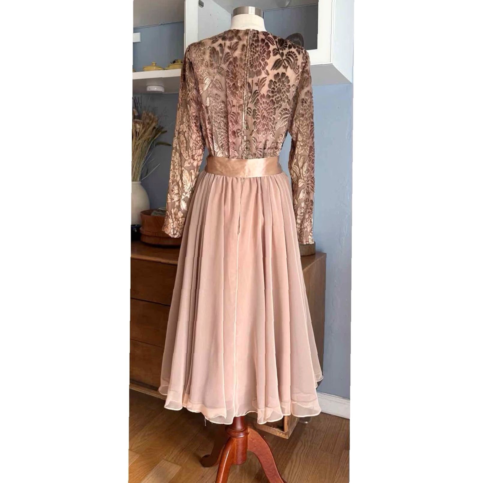 Velvet VINTAGE Harold Levine Boutique Dress Floral Velvet Silk Chiffon Cocktail 70s S Champagne Bohemian Tea Dress Womens Size S / US 4 / IT 40 - 4 Thumbnail