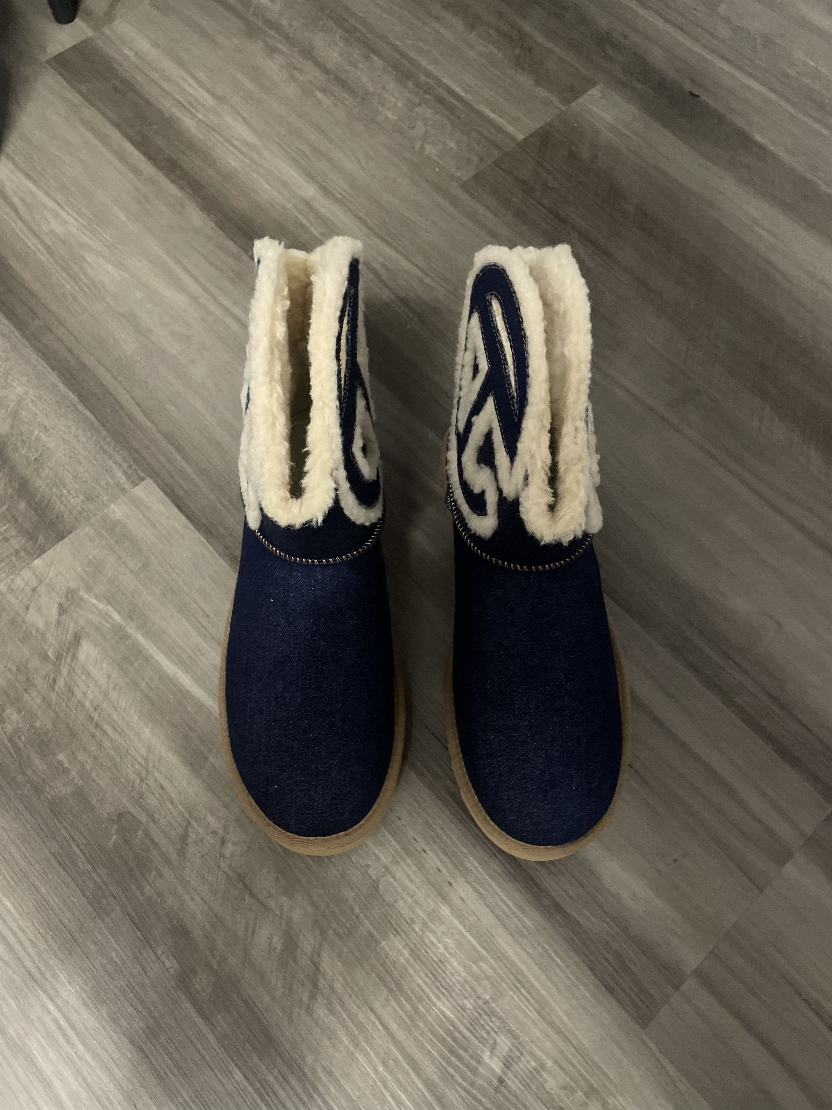 Telfar × Ugg Telfar x ugg collab mini boot Size US 10 / IT 40 - 9 Thumbnail