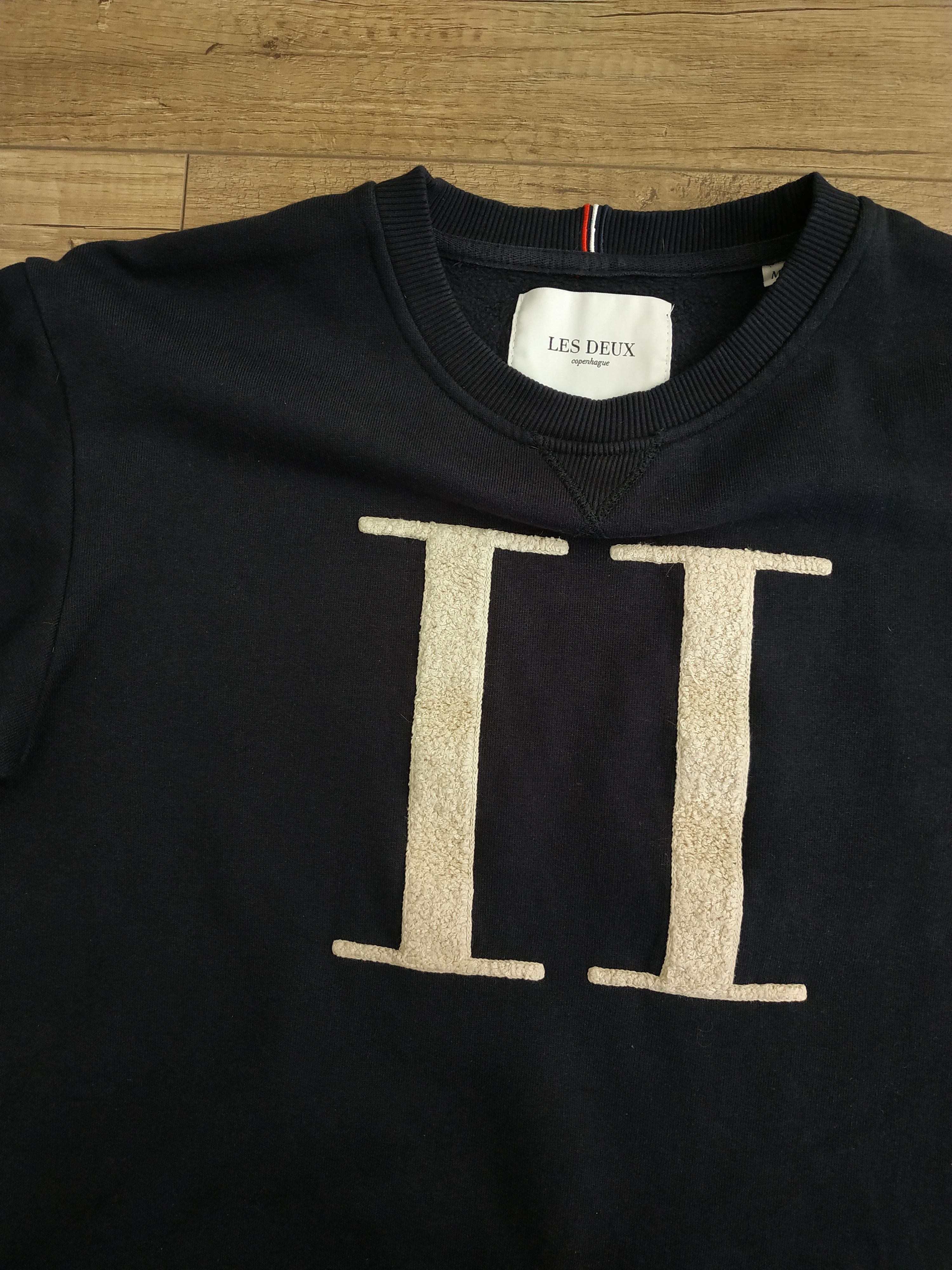 Les Deux Les Deux "Encore Boucle" Men's Plush Logo Sweatshirt, MEDIUM Size US M / EU 48-50 / 2 - 6 Thumbnail