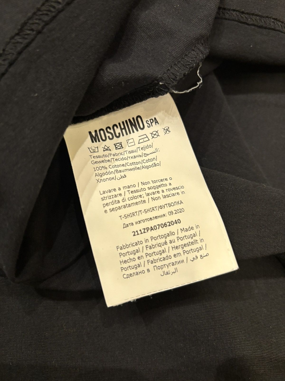 Moschino Moschino Milano Tee Size US M / EU 48-50 / 2 - 4 Thumbnail
