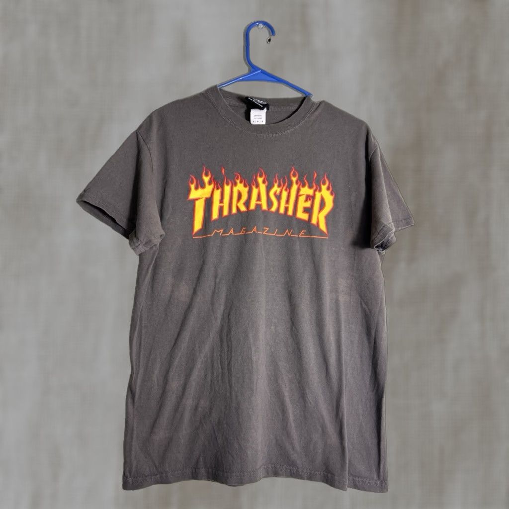Thrasher VINTAGE Thrasher Magazine T-Shirt Womens M Gray Short Sleeve Mens Shirt Stains Size M / US 6-8 / IT 42-44 - 1 Thumbnail