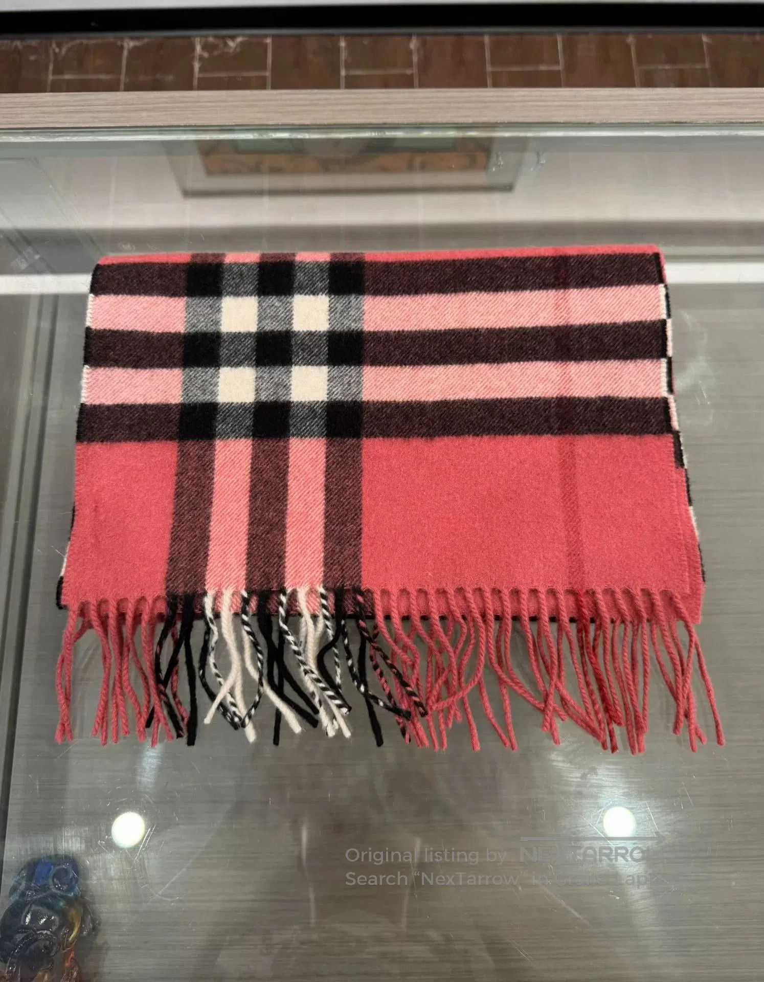 Burberry Burberry Pink Check Cashmere Scarf. Size ONE SIZE - 2 Thumbnail
