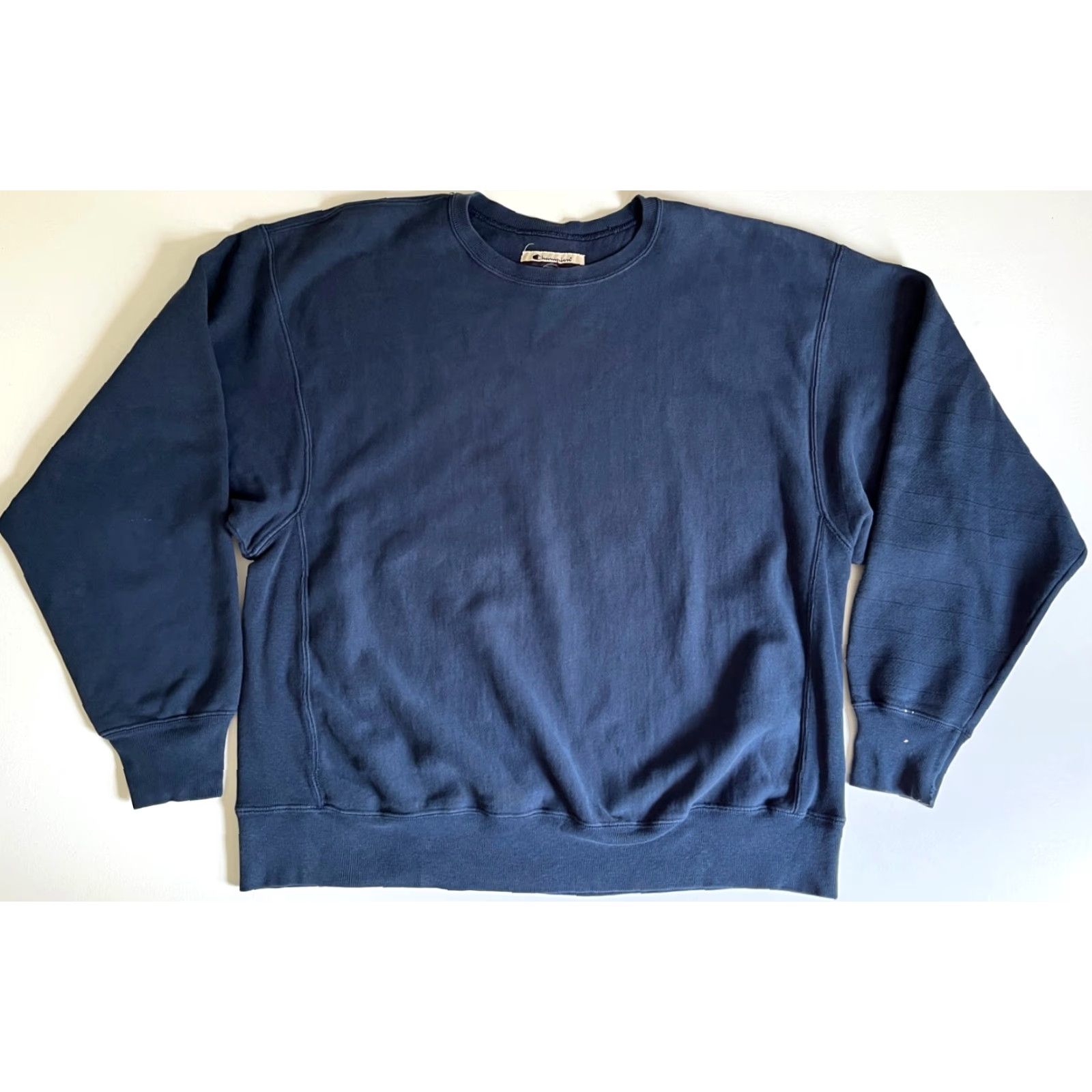 Champion VINTAGE Champion Premium Reverse Weave Crewneck Sweatshirt Heavyweight Navy XL Men's 90s Classic USA 90s Logo Sweatshirt Size US XL / EU 56 / 4 - 2 Thumbnail