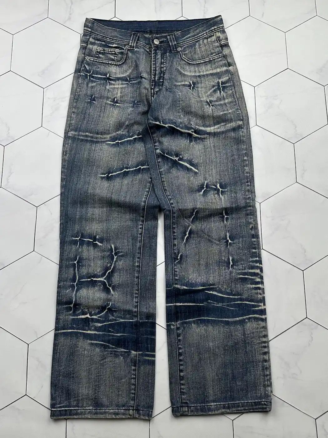 Japanese Brand Vintage Faded Wide Baggy Jeans (B421)E2 Size US 30 / EU 46 - 1 Thumbnail
