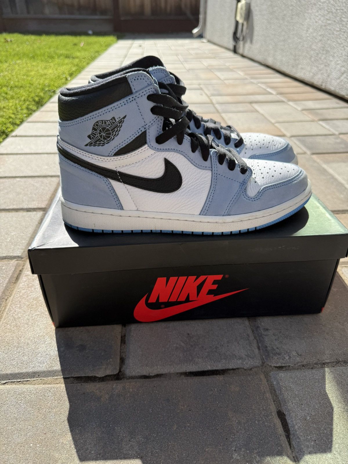 Nike Air Jordan 1 “University Blue” Size US 8.5 / EU 41-42 - 3 Thumbnail