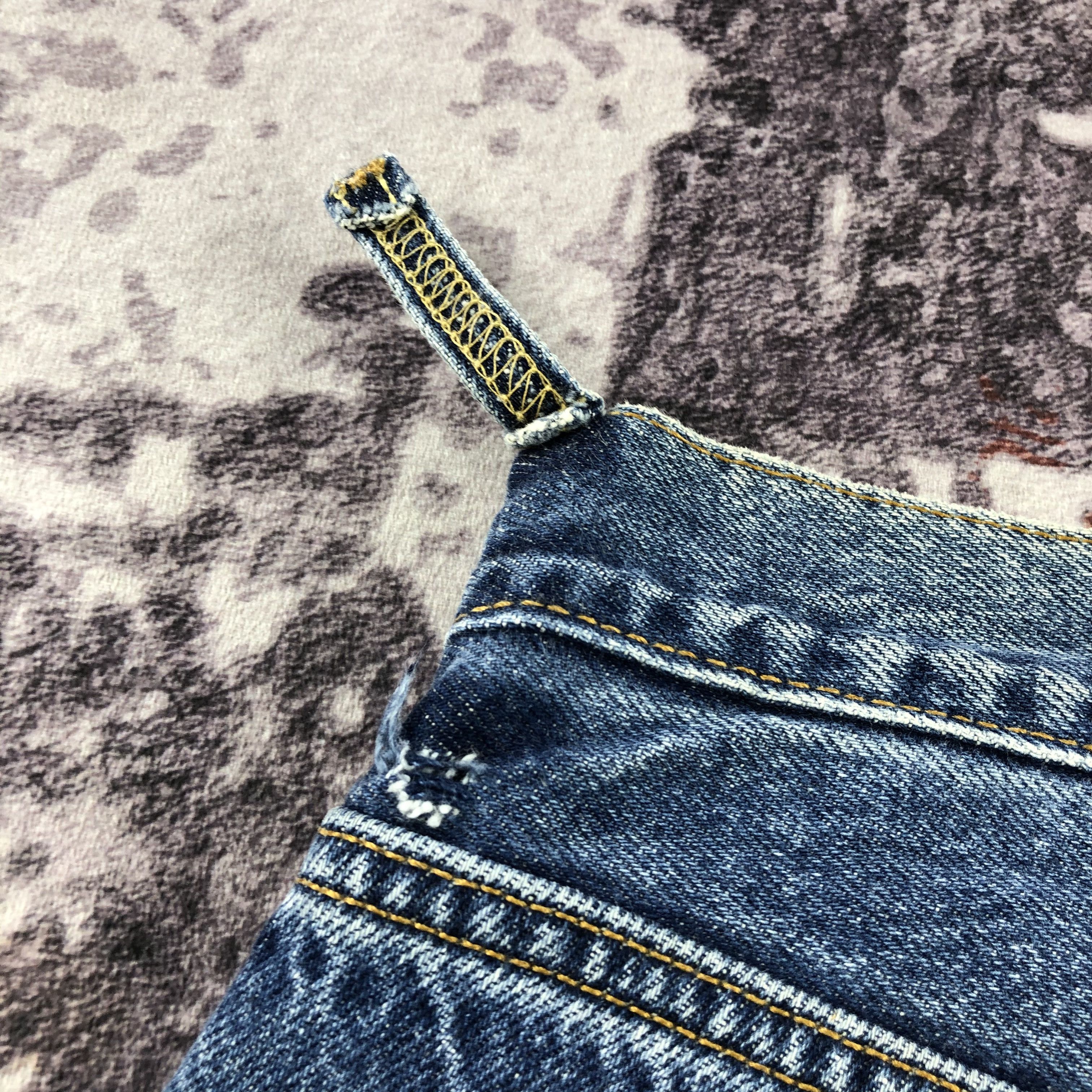 Levi's × Vintage Vintage Blue Wash Levis 550 Jeans-JM2977 Size US 35 - 7 Thumbnail