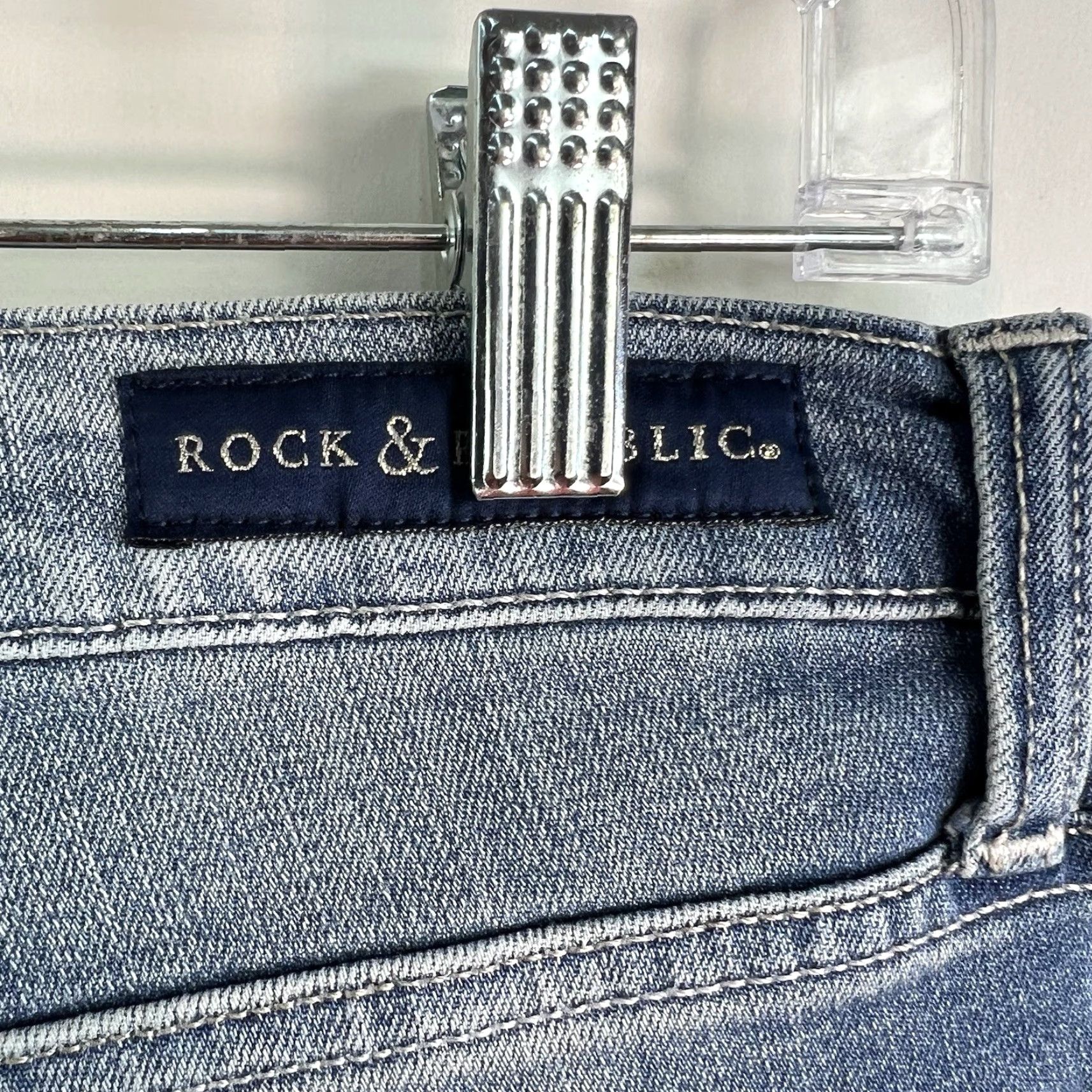 Vintage Rock & Republic Denim Jeans Women’s 14 Skinny Mid 35x31 Blue, 5-Pocket, Zipper Closure, Cotton Blend, Embroidered Accents, Size 14 Womens Blue Jeans Size 36" / US 14 / IT 50 - 7 Thumbnail