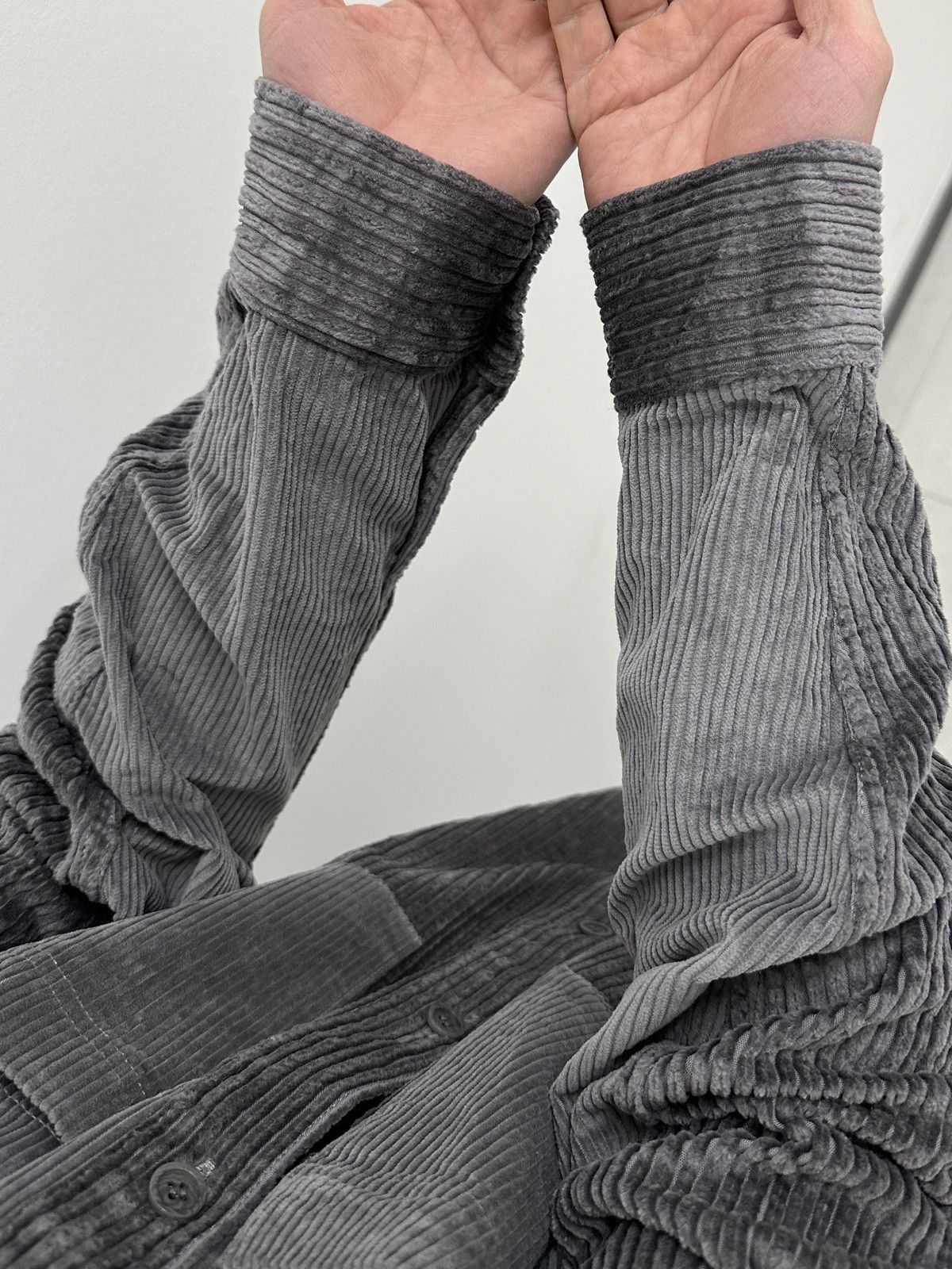 Cos COS mens Lyocell Corduory Cotton Blend Velvet Overshirt Gray Size US L / EU 52-54 / 3 - 8 Thumbnail
