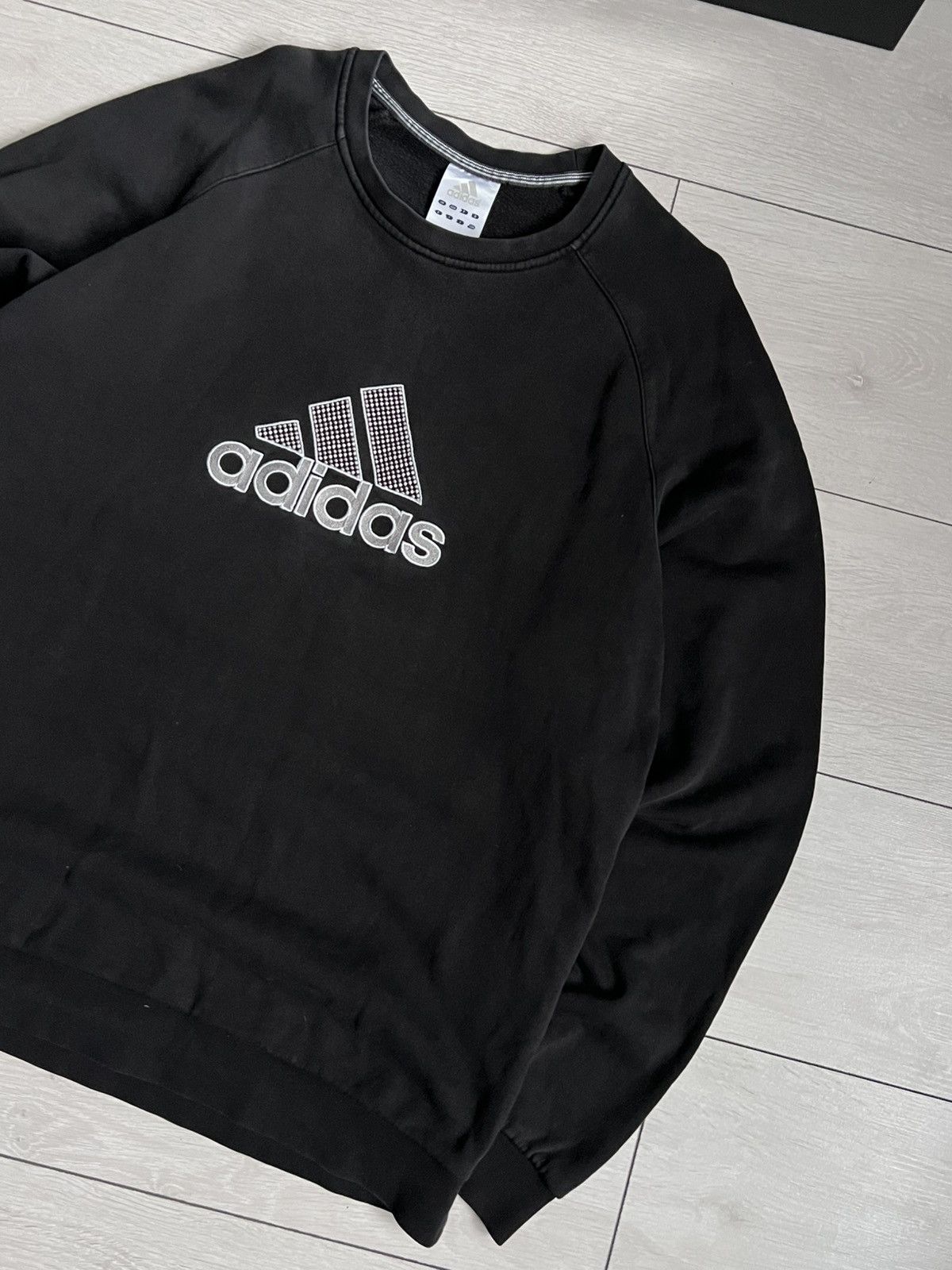 Adidas Vintage Adidas Big Logo Sweatshirt Size US L / EU 52-54 / 3 - 3 Thumbnail