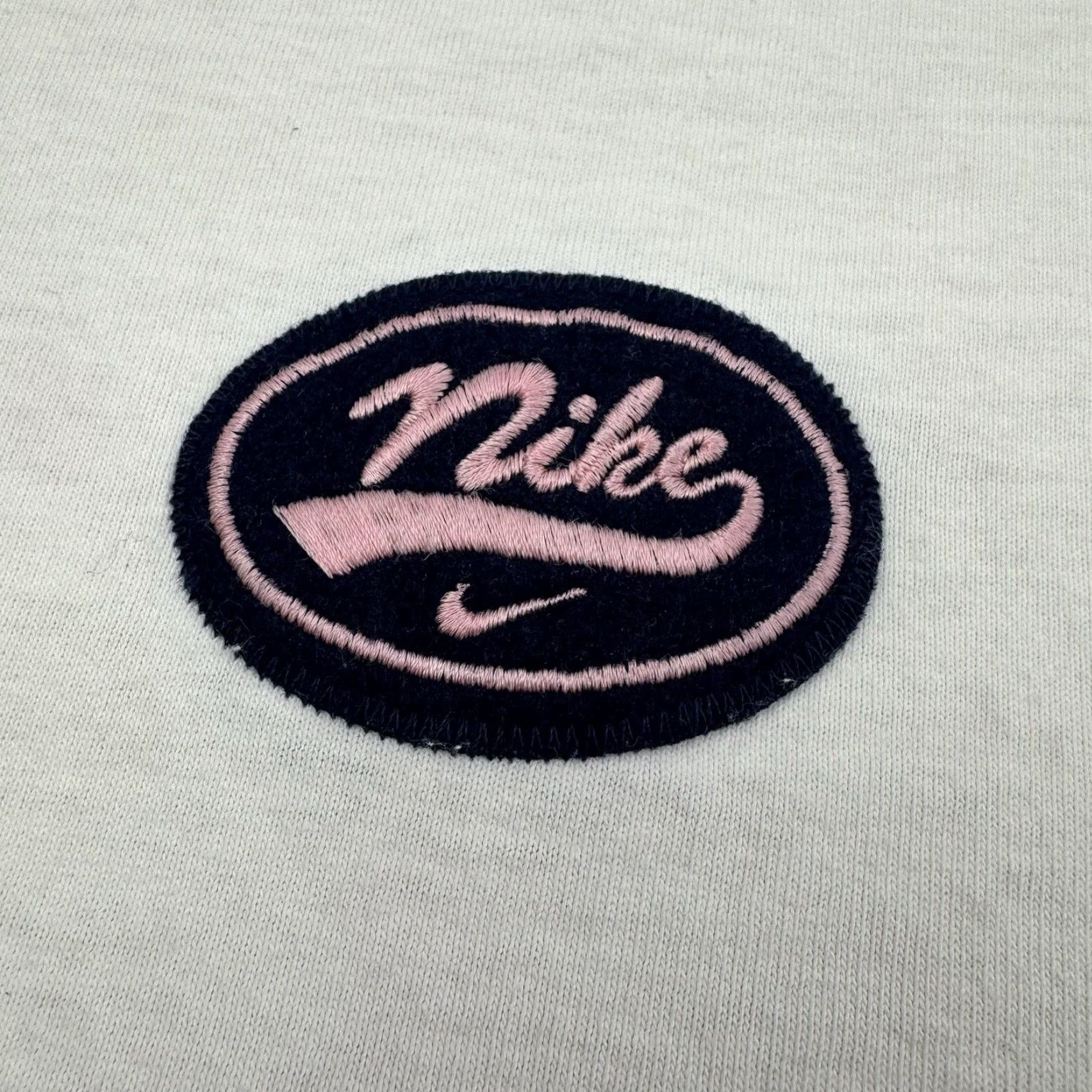 Nike Vintage Nike T Shirt Adult Large White Small Patch Center Script 90s White Tag Size US L / EU 52-54 / 3 - 3 Thumbnail