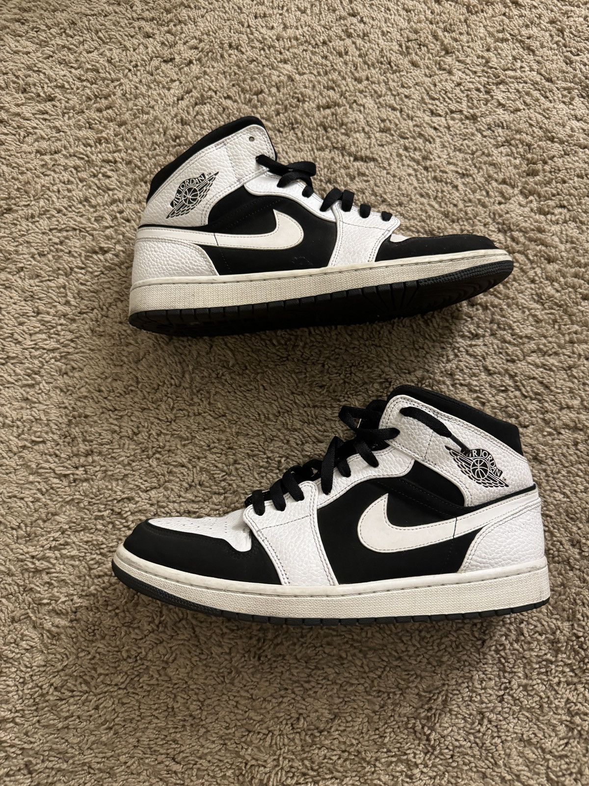 Jordan Brand jordan 1 mid tuxedo Size US 10.5 / EU 43-44 - 2 Thumbnail