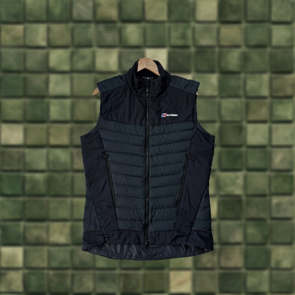 Berghaus Berghaus Down Vest Men’s Gilet Hydrodown Black Pertex Outdoor Style Size M Vest Mens Berghaus Gilet Outdoor Black Down Vest Hydrodown Size US M / EU 48-50 / 2 - 1 Thumbnail