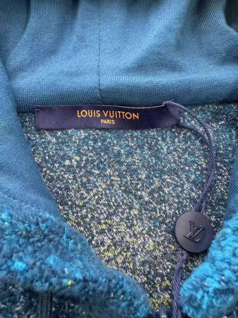 Louis Vuitton Louis Vuitton Blue gradient polar fleece jacket Size US XL / EU 56 / 4 - 3 Thumbnail