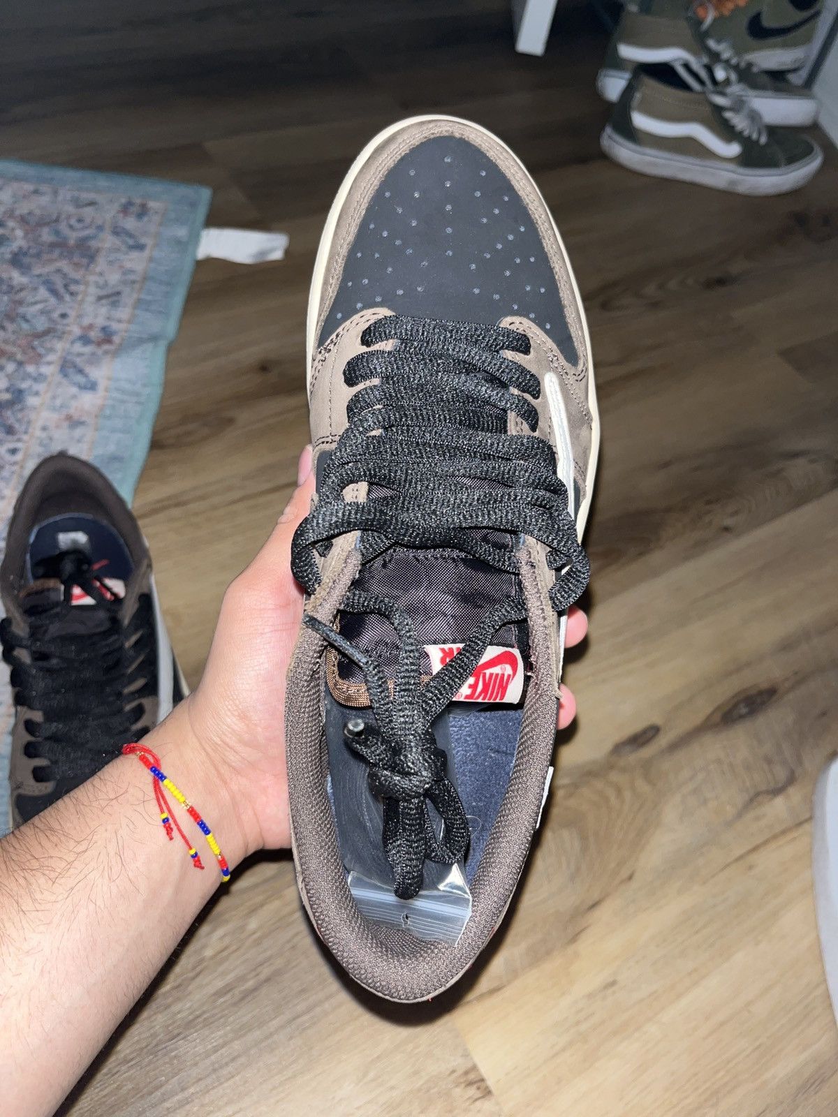 Nike × Travis Scott Travis Scott Jordan 1 Low “Mocha” Size US 8.5 / EU 41-42 - 15 Thumbnail