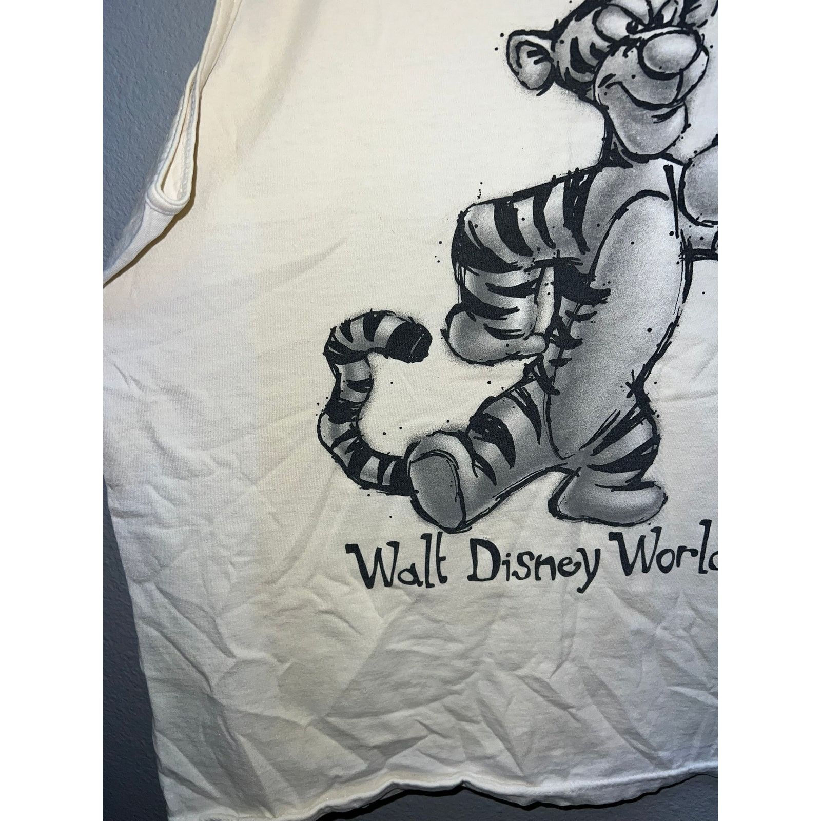 Disney Vintage Tigger Shirt Tank Sleeveless Disney Yellowed Tee M Size US M / EU 48-50 / 2 - 2 Thumbnail