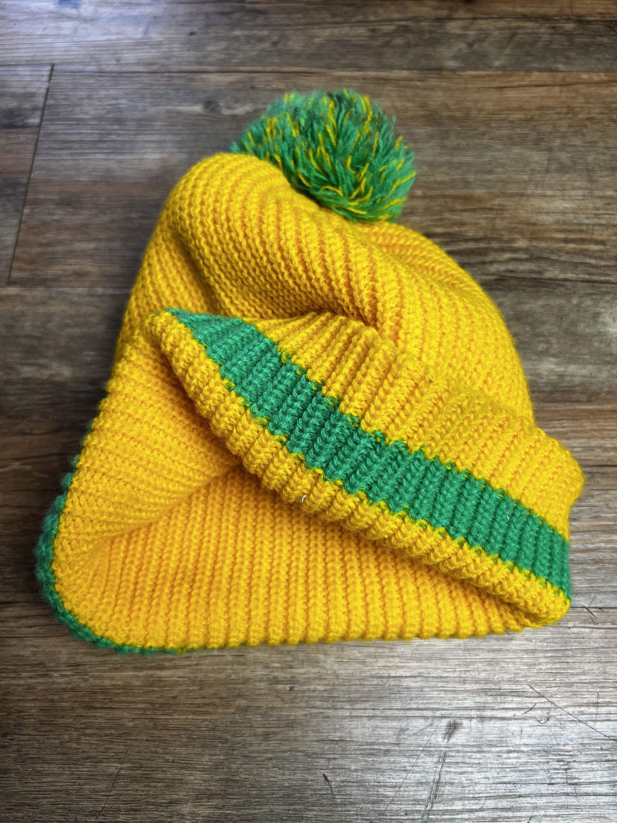 Vintage Vintage Yellow and Green Knit Beanie with Pom Pom Size ONE SIZE - 3 Thumbnail