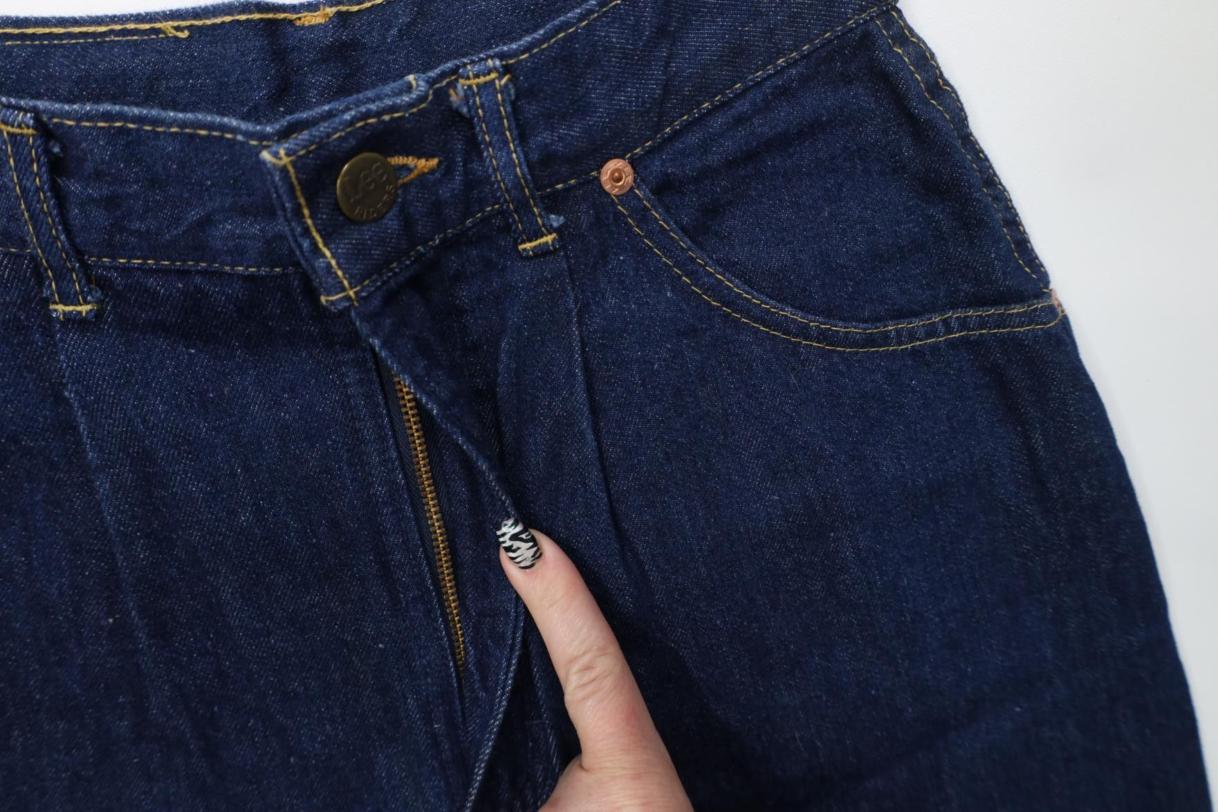 Lee Vintage 80s 90s Lee Relaxed Fit Tapered Leg Jeans Blue USA Size 30" / US 8 / IT 44 - 8 Thumbnail