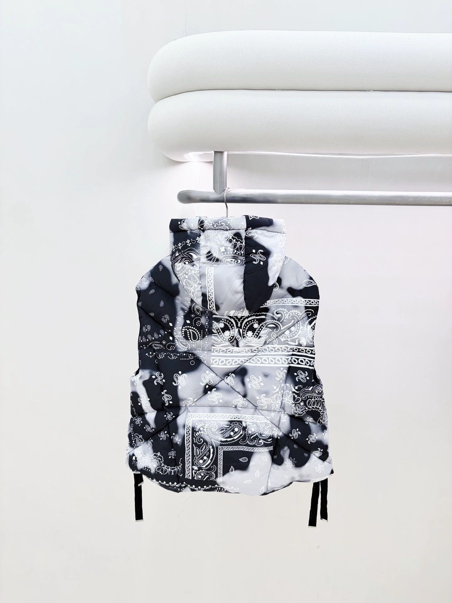Khrisjoy KHRISJOY 99 new black gray camo down vest 50 Size US M / EU 48-50 / 2 - 2 Thumbnail