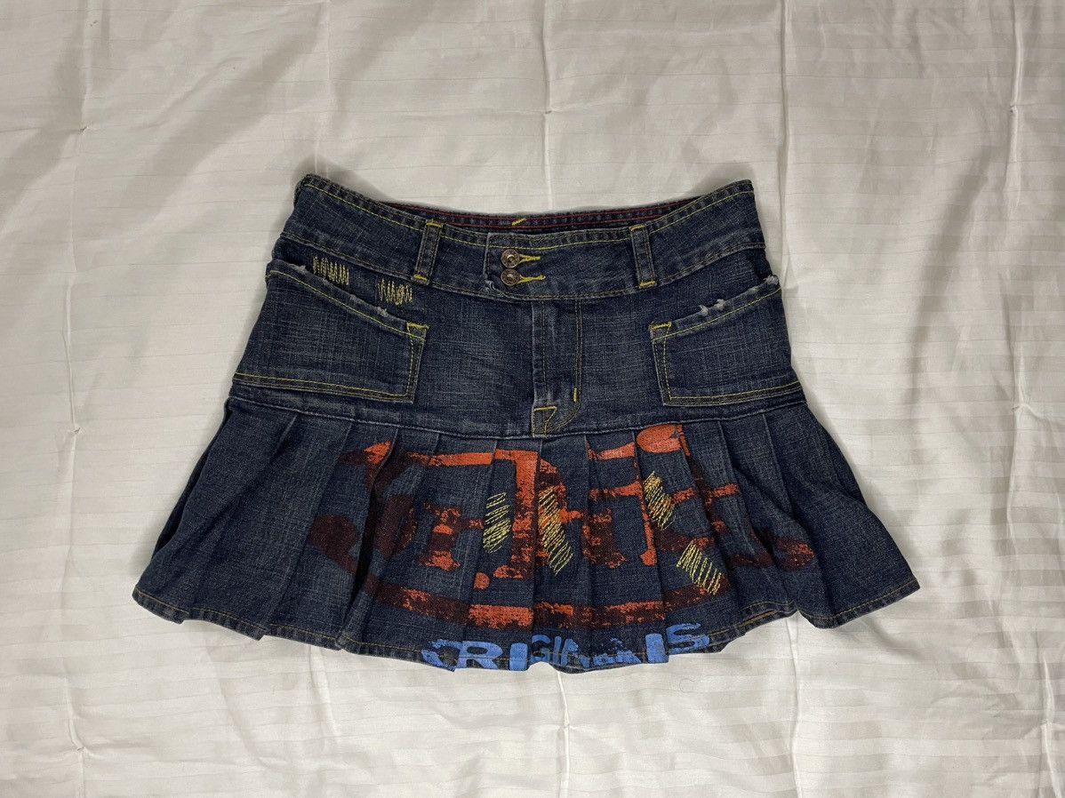 Von Dutch Vintage Rare Y2K Von Dutch Mini Skirt Big Logo Size 27" / US 4 / IT 40 - 1 Thumbnail