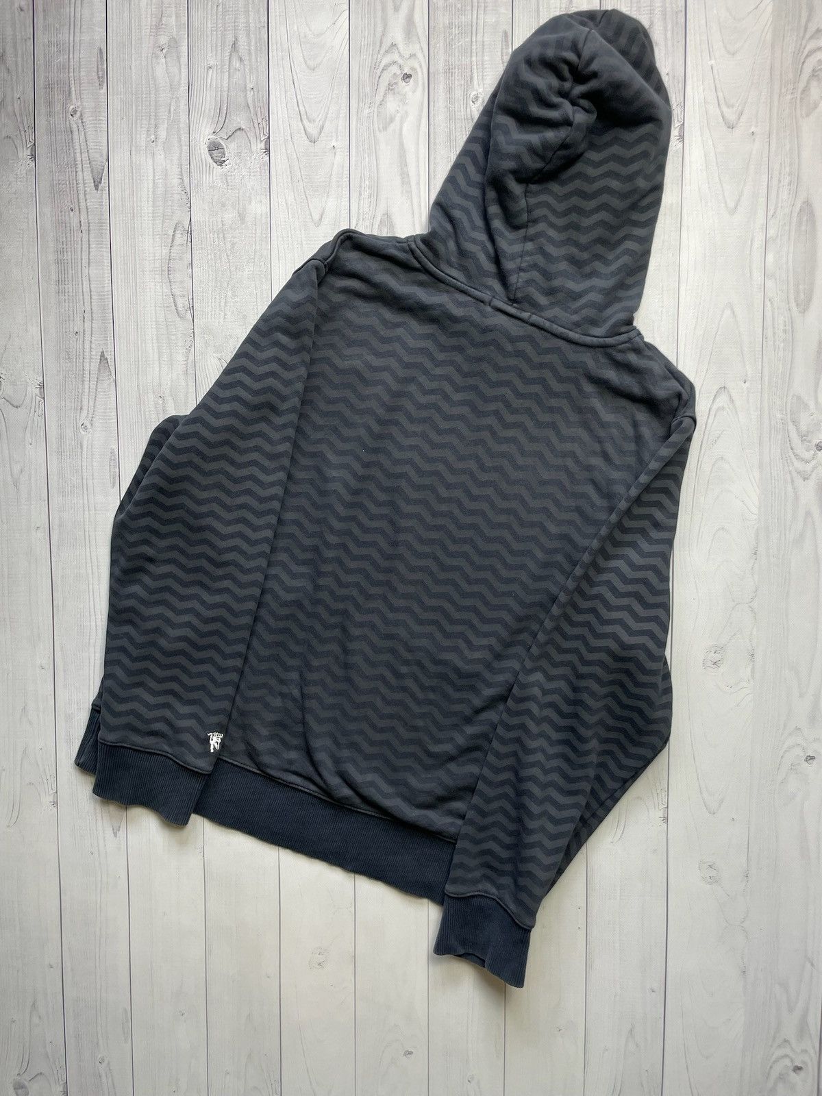 Vintage Vintage Nike Manchester United grey soccer hoodie size M-L Size US XL / EU 56 / 4 - 7 Thumbnail