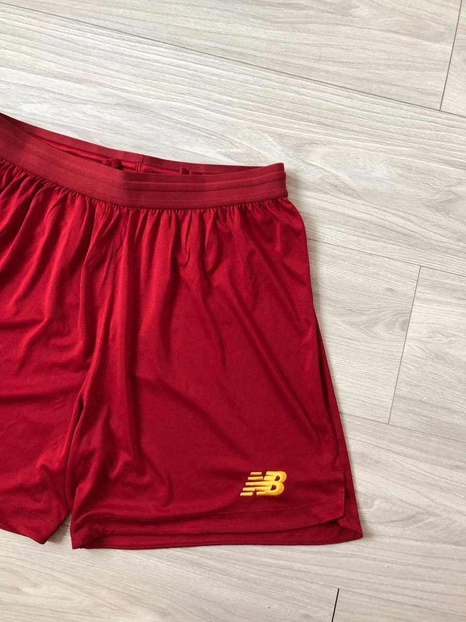 New Balance LIVERPOOL FOOTBALL SOCCER SHORTS NEW BALANCE Size US 34 / EU 50 - 3 Thumbnail