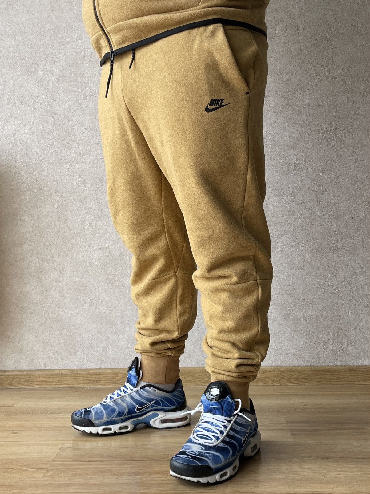 Nike NWT Nike Sportswear Tech Fleece Winterized Joggers Size XL Size US 34 / EU 50 - 1 Thumbnail