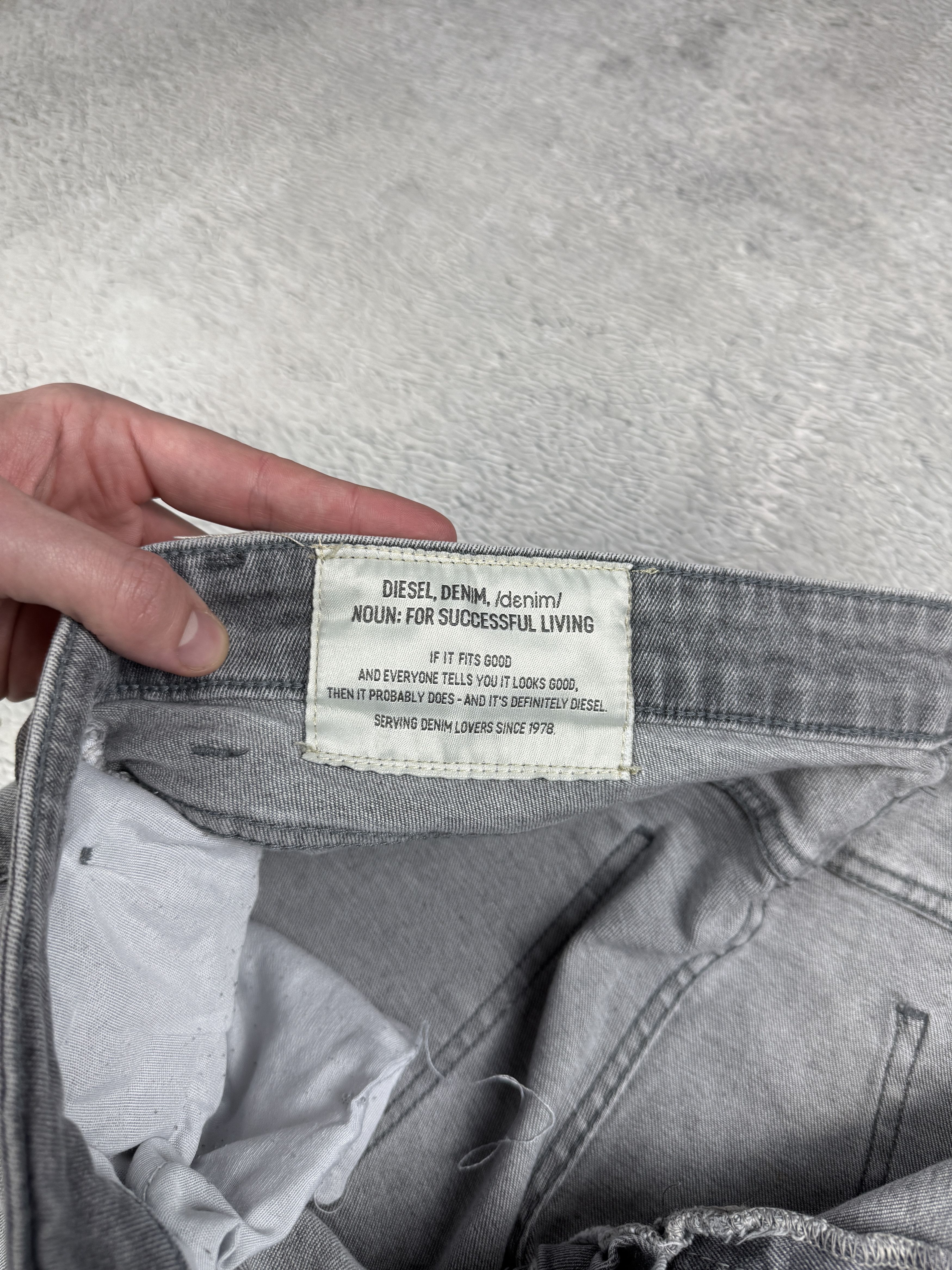 Diesel Diesel Jeans Buster Regular Slim Tapered Back Logo Grey Size US 38 / EU 54 - 8 Thumbnail