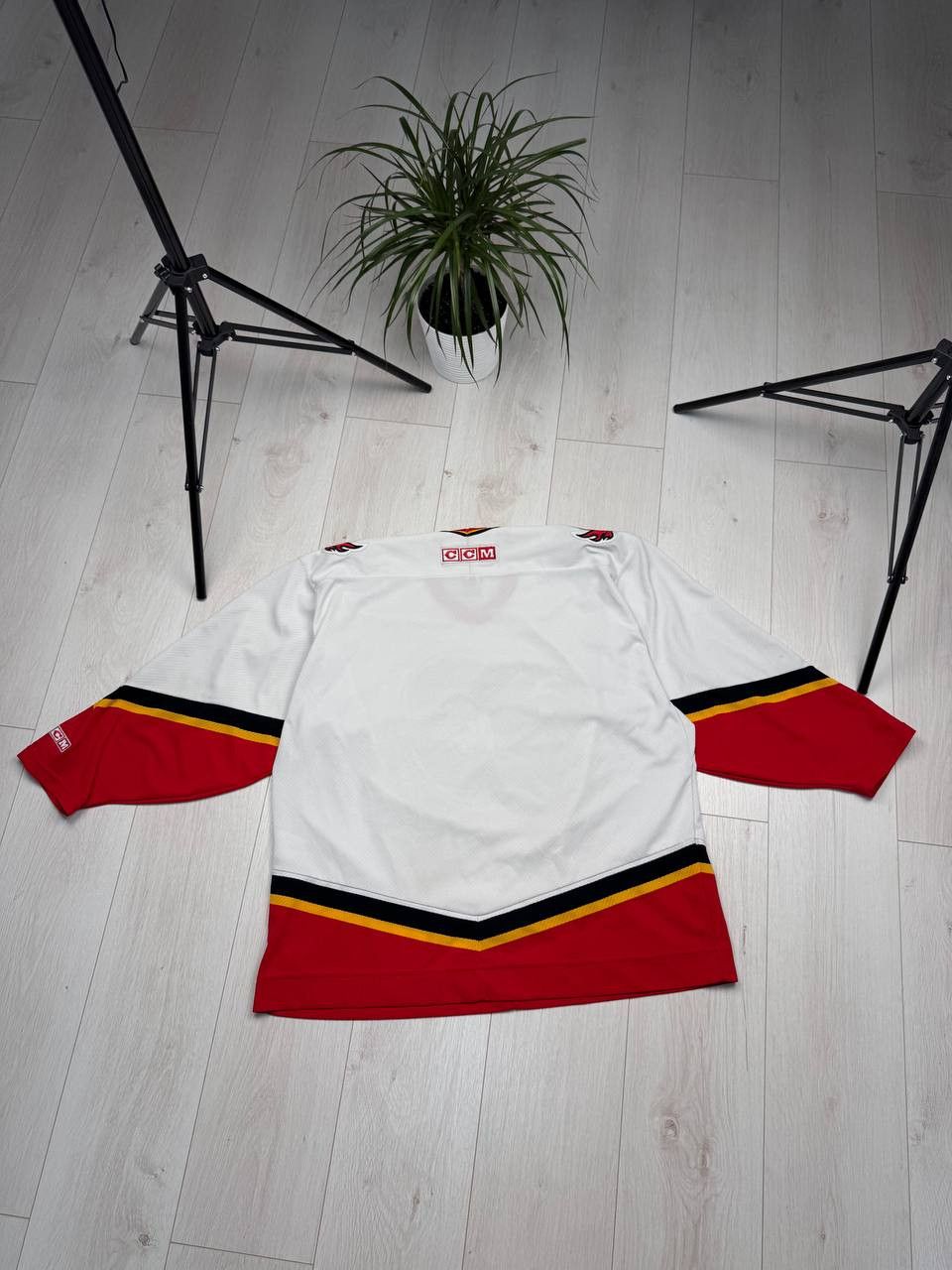 Ccm Vintage Auth RARE Calgary Flames Hockey Jersey Size XL Size US XL / EU 56 / 4 - 9 Thumbnail