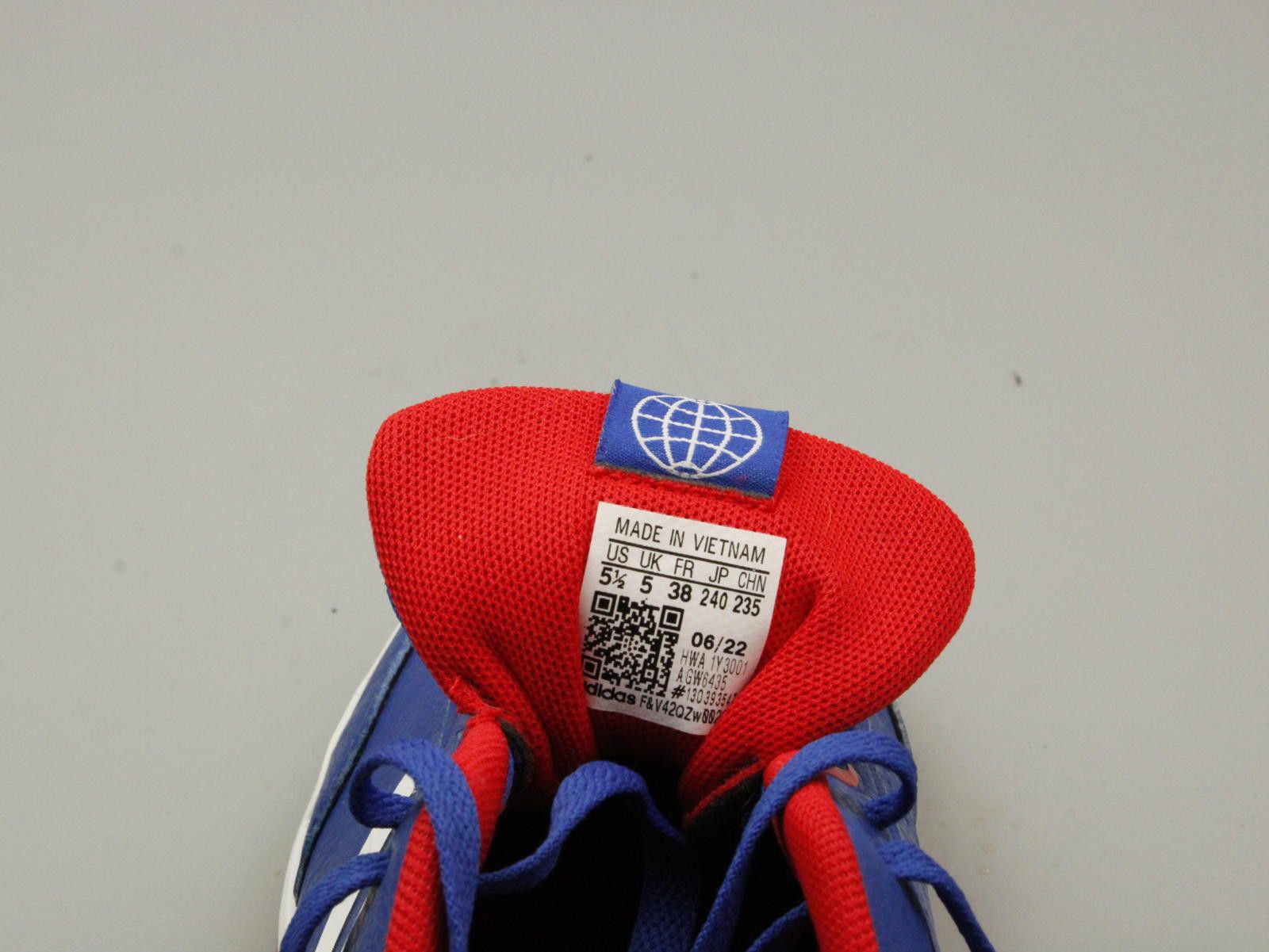 Adidas Adidas Men's Blue and Red Sneakers UK Size 5 Size US 6 / EU 39 - 6 Thumbnail