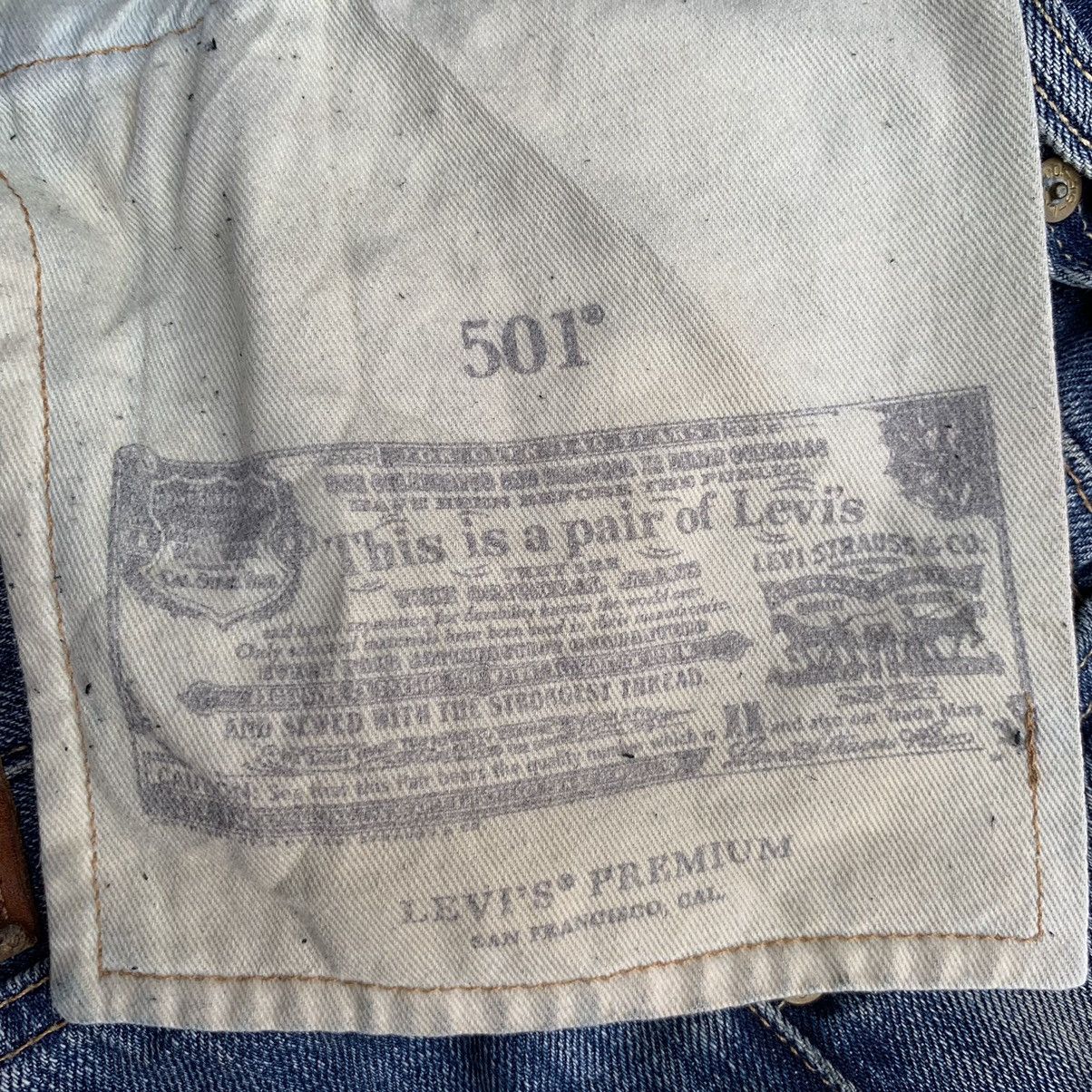 Levi's Y2K Levis 501 Button Fly Distressed Ripped Denim Jeans W30 Size US 30 / EU 46 - 14 Thumbnail