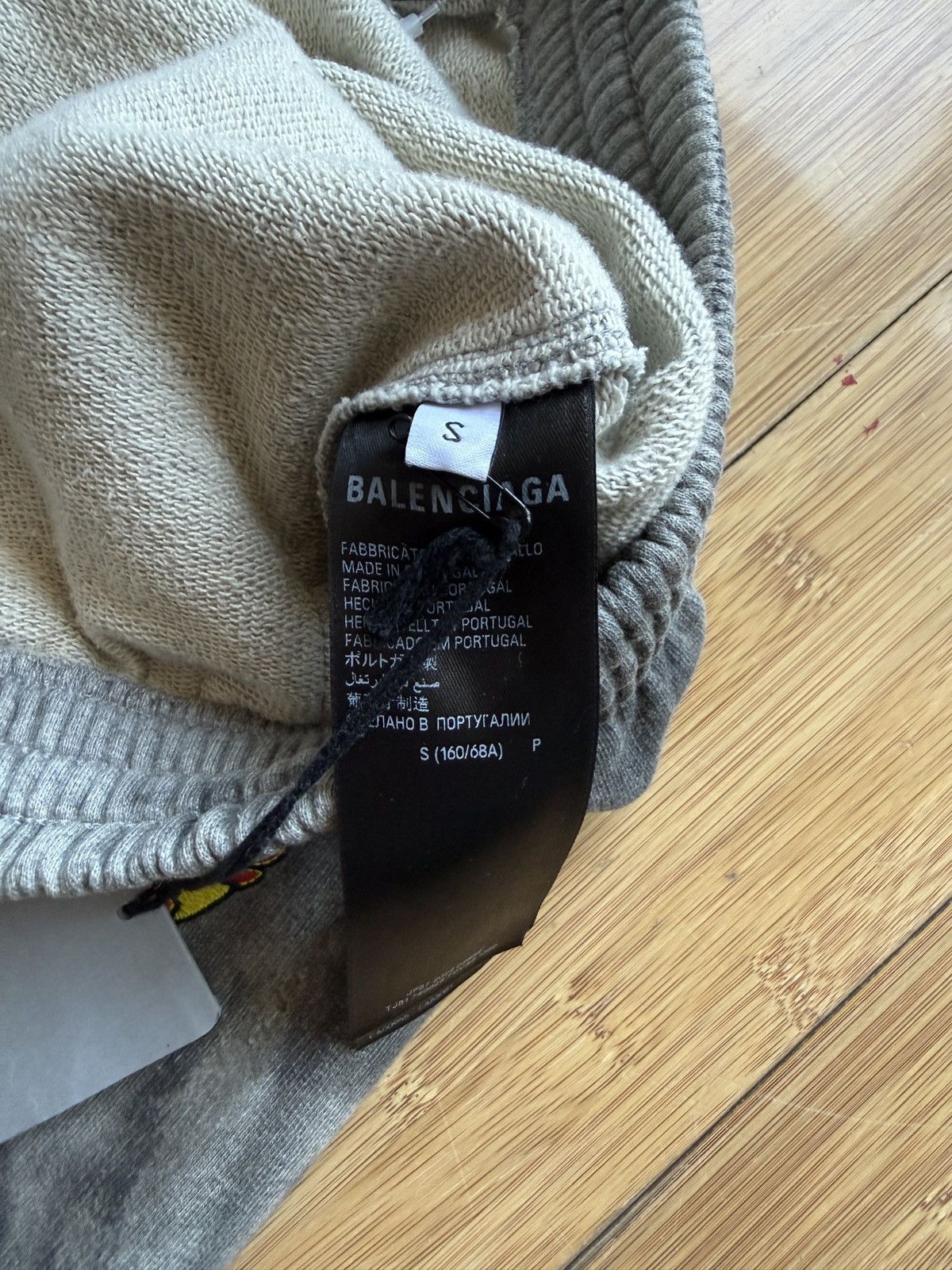 Balenciaga Balenciaga skater graffiti sport pants Size US 34 / EU 50 - 4 Thumbnail