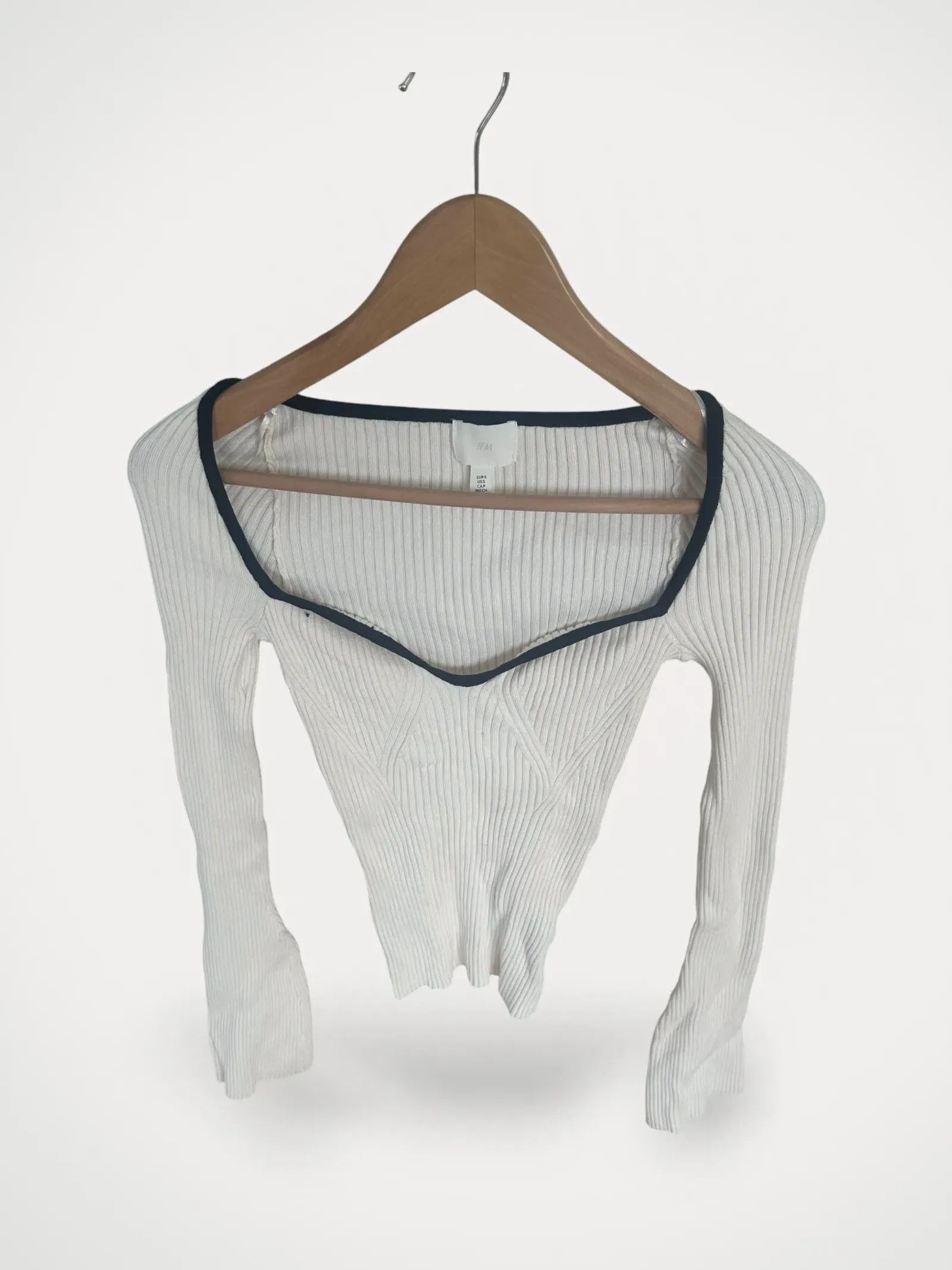H&M H&M Sweater Size S / US 4 / IT 40 - 1 Thumbnail