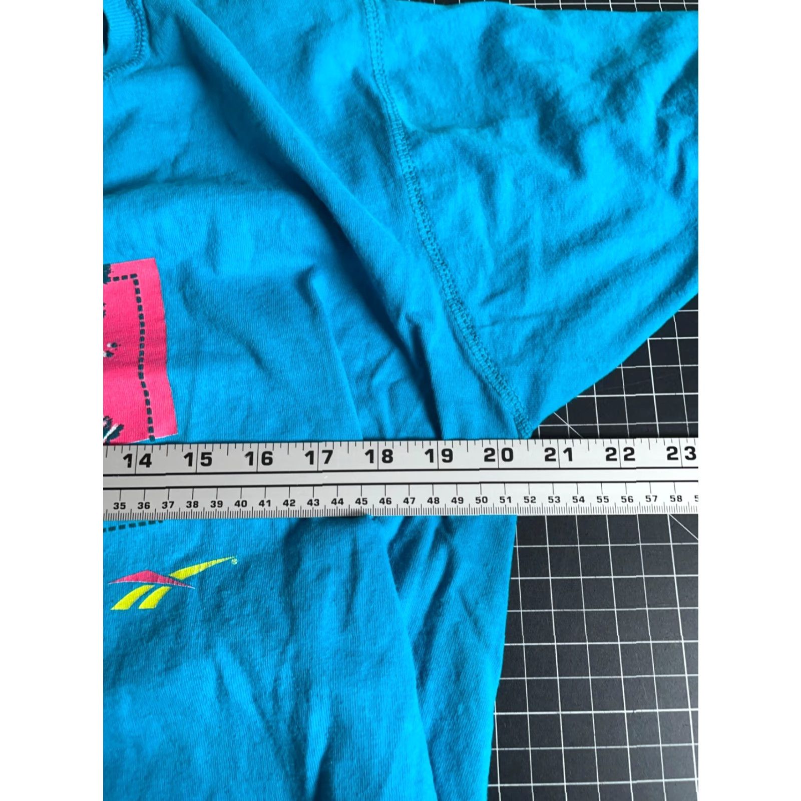 Reebok VINTAGE Reebok Cropped T-Shirt Adult Large Neon Blue USA Made Retro Double Sided Size L / US 10 / IT 46 - 5 Thumbnail