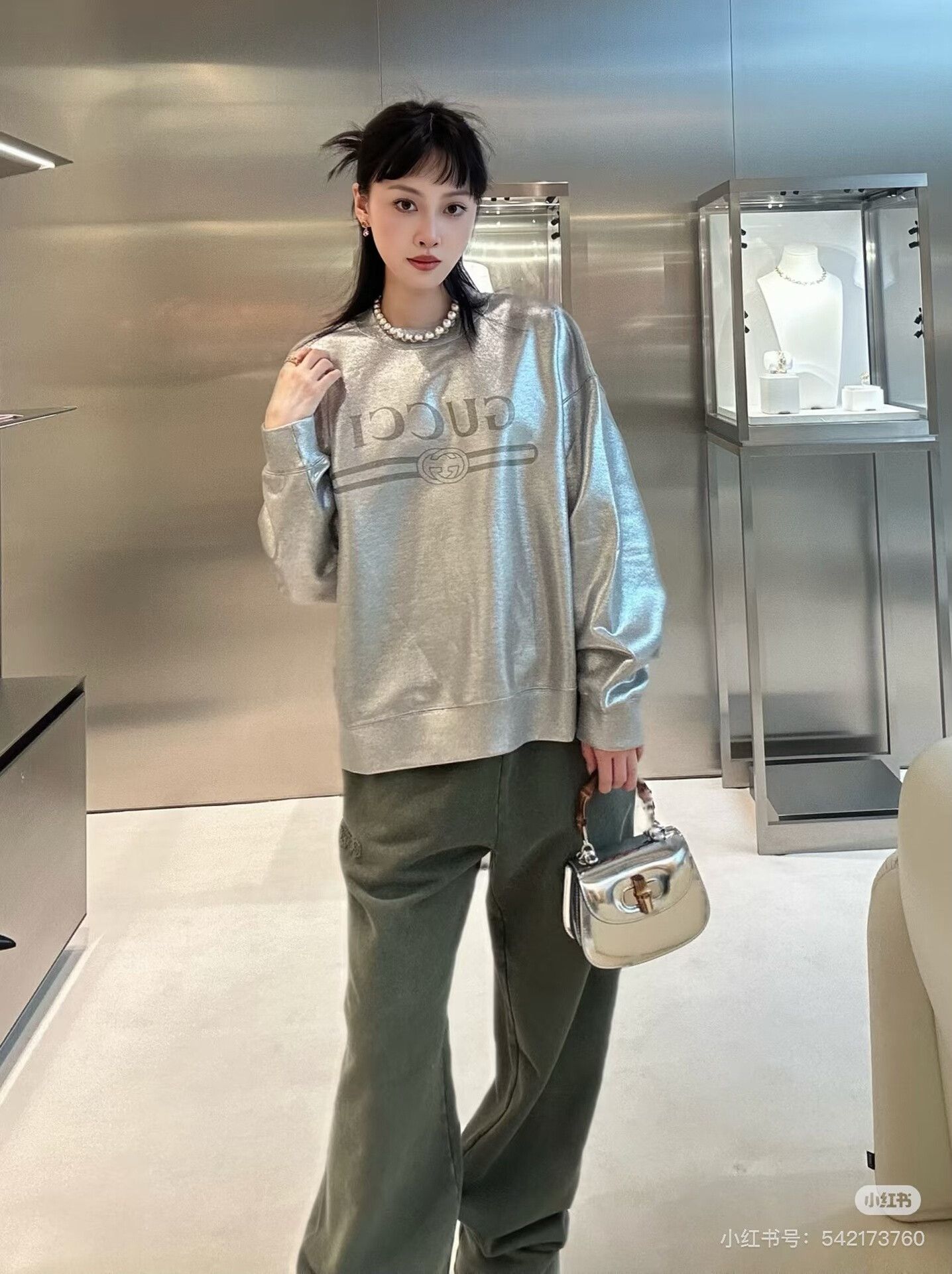 Gucci silver logo sweatshirt by gucci in medium Size US M / EU 48-50 / 2 - 8 Thumbnail