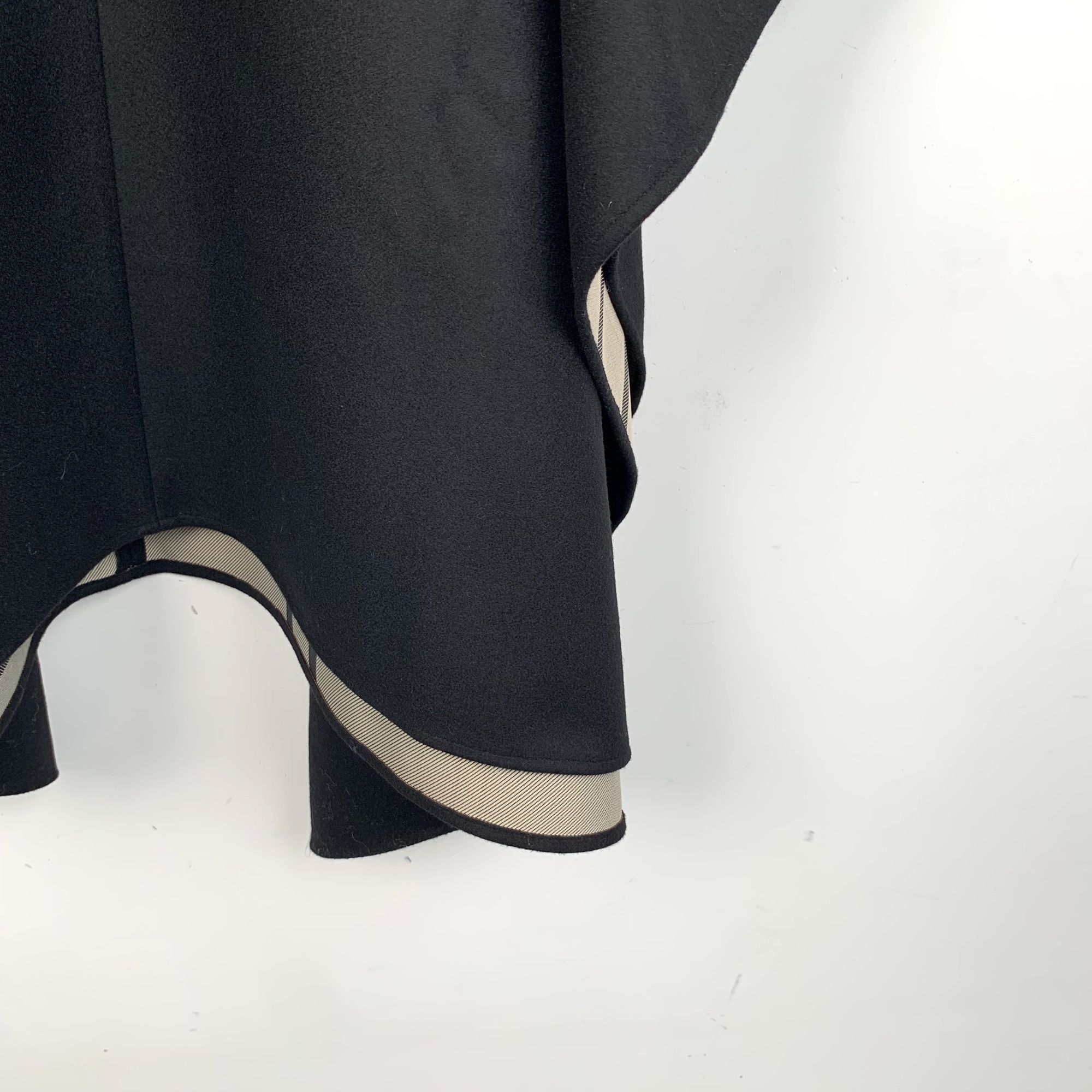 Toteme Toteme Monogram Poncho Cape Black Beige Hooded Size ONE SIZE - 4 Thumbnail