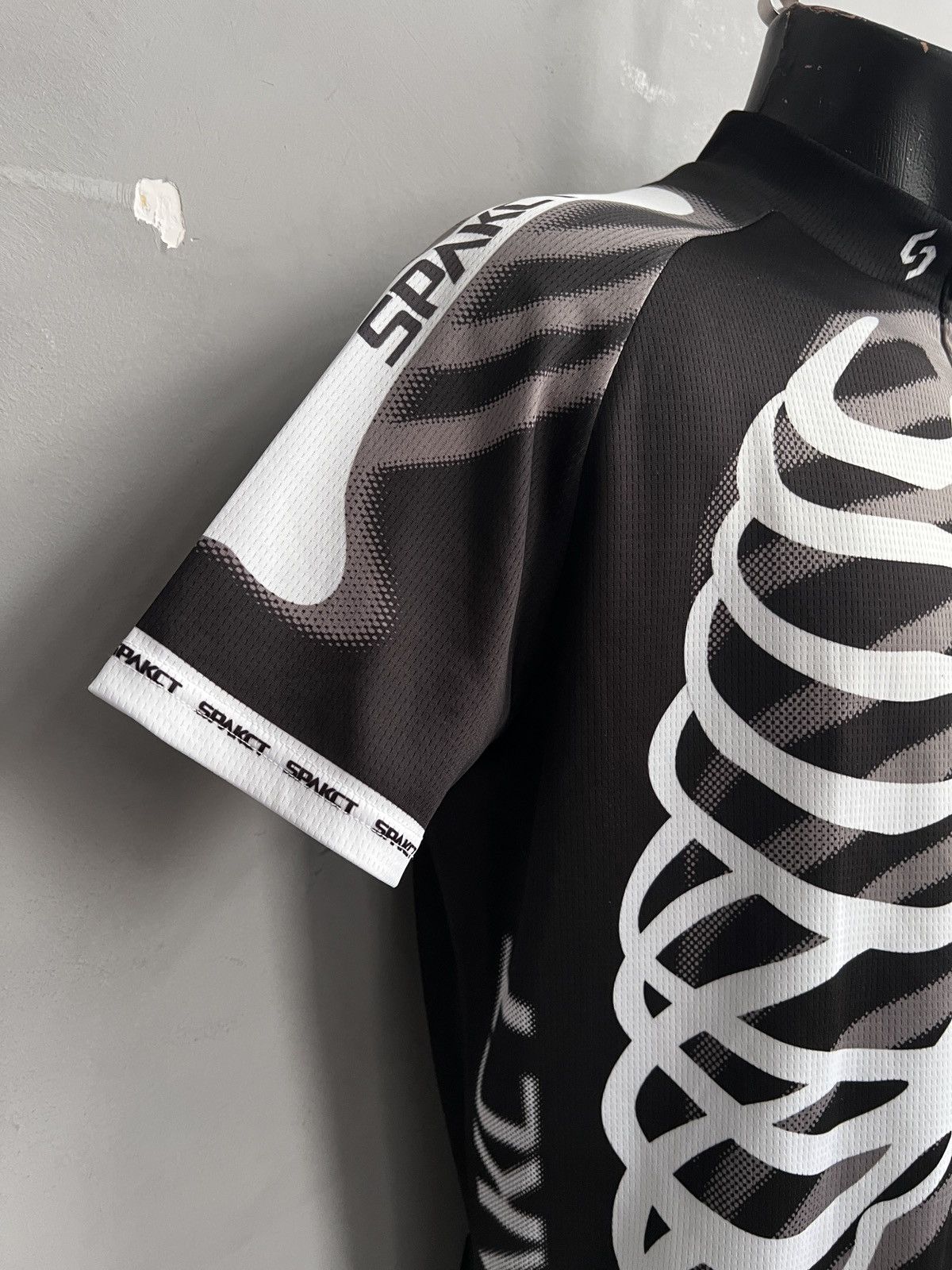 Rapha Skull T-shirt bike jersey Bike Underwear Spakct Size US XL / EU 56 / 4 - 5 Thumbnail