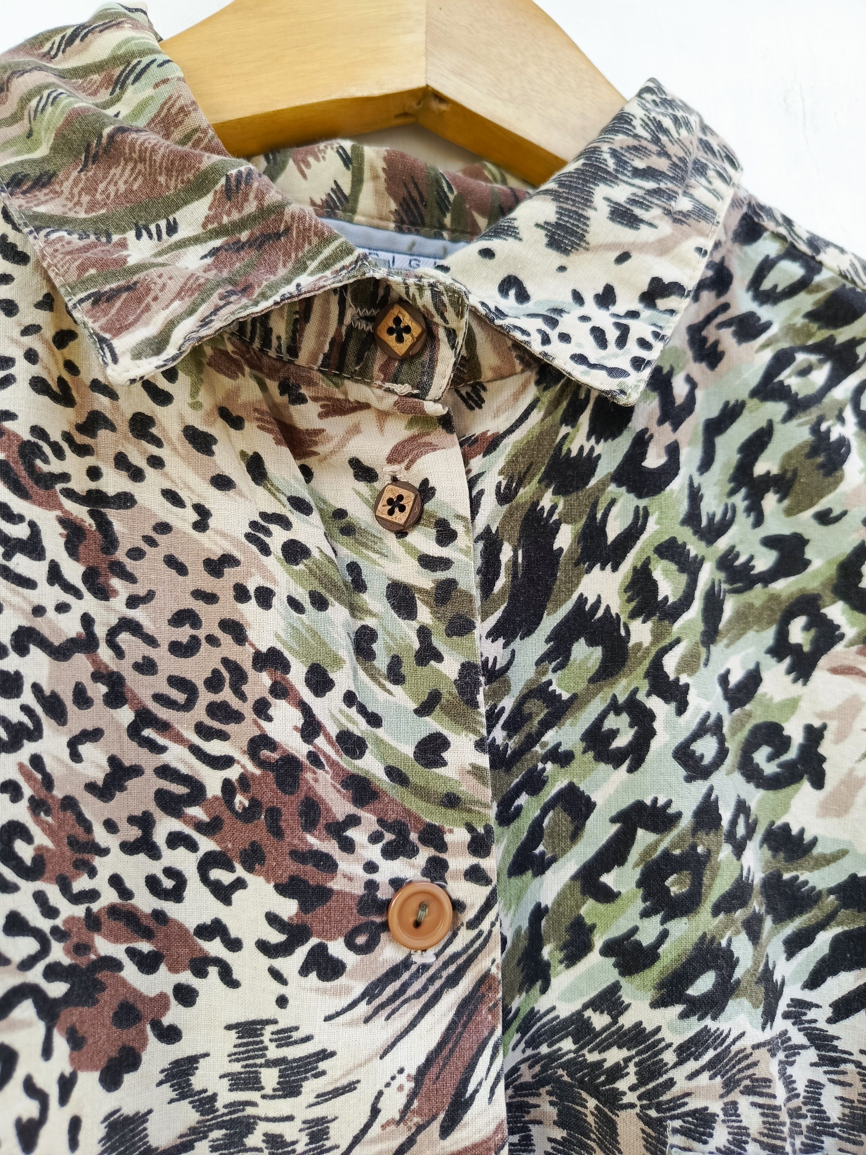 Other Original Venezia sportswear leopard pattern shirt Size US L / EU 52-54 / 3 - 4 Thumbnail