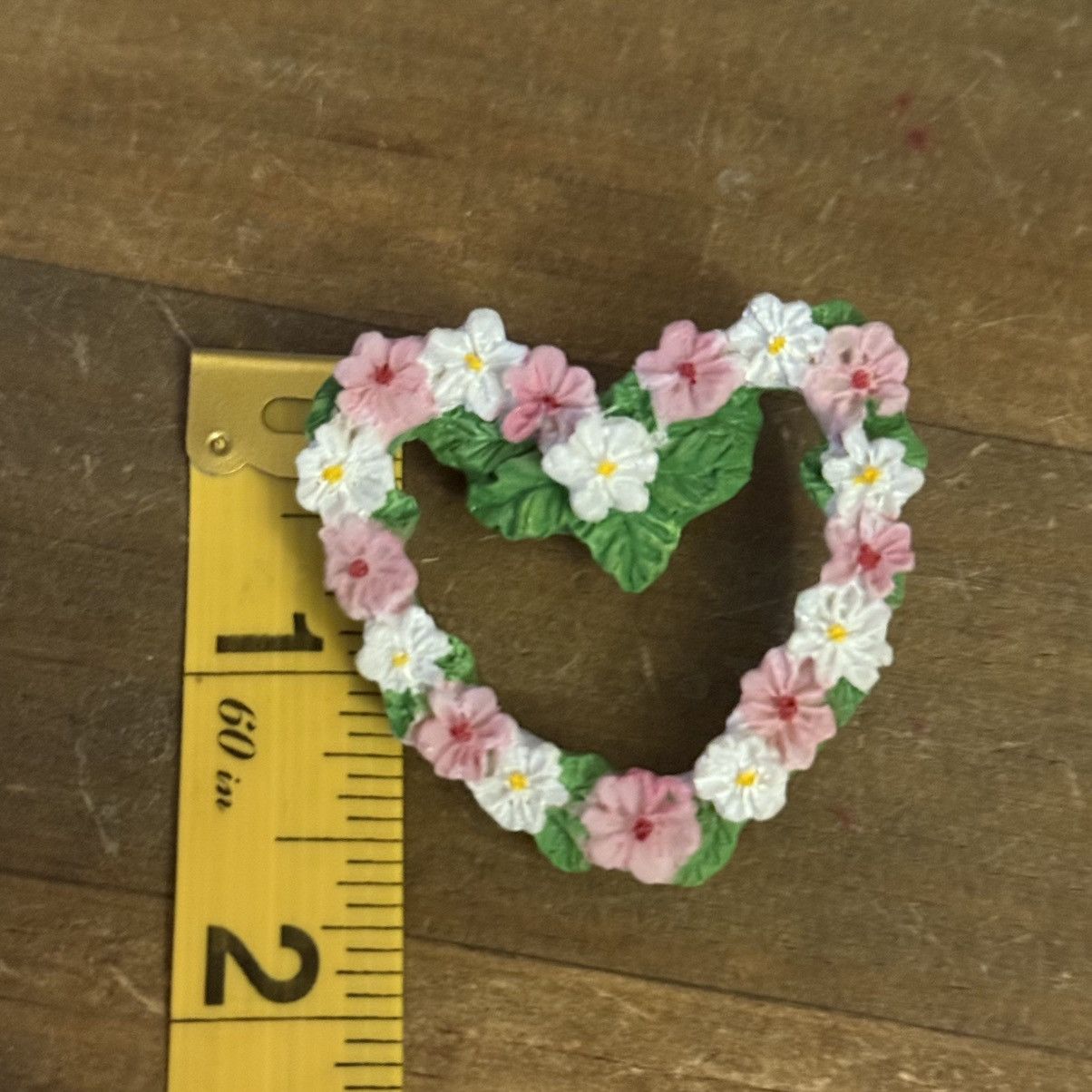 Vintage Vintage resin floral open heart brooch Size ONE SIZE - 3 Thumbnail