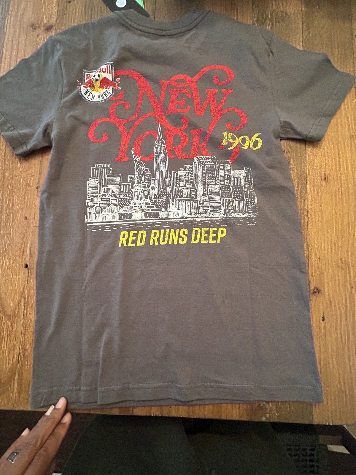 Other XS MLS Licensed New York Red Bulls 1996 Red Runs Deep m Size US XS / EU 42 / 0 - 4 Thumbnail
