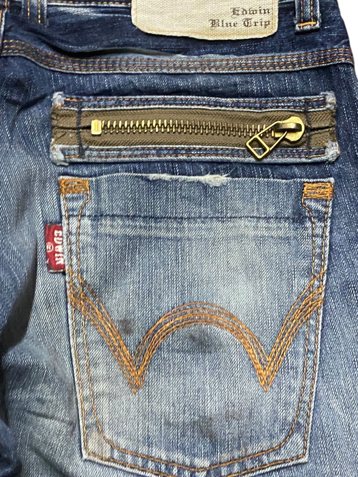 Japanese Brand Vintage Edwin Blue Trip Faded Wash Distressed Baggy Jeans Size US 34 / EU 50 - 14 Thumbnail