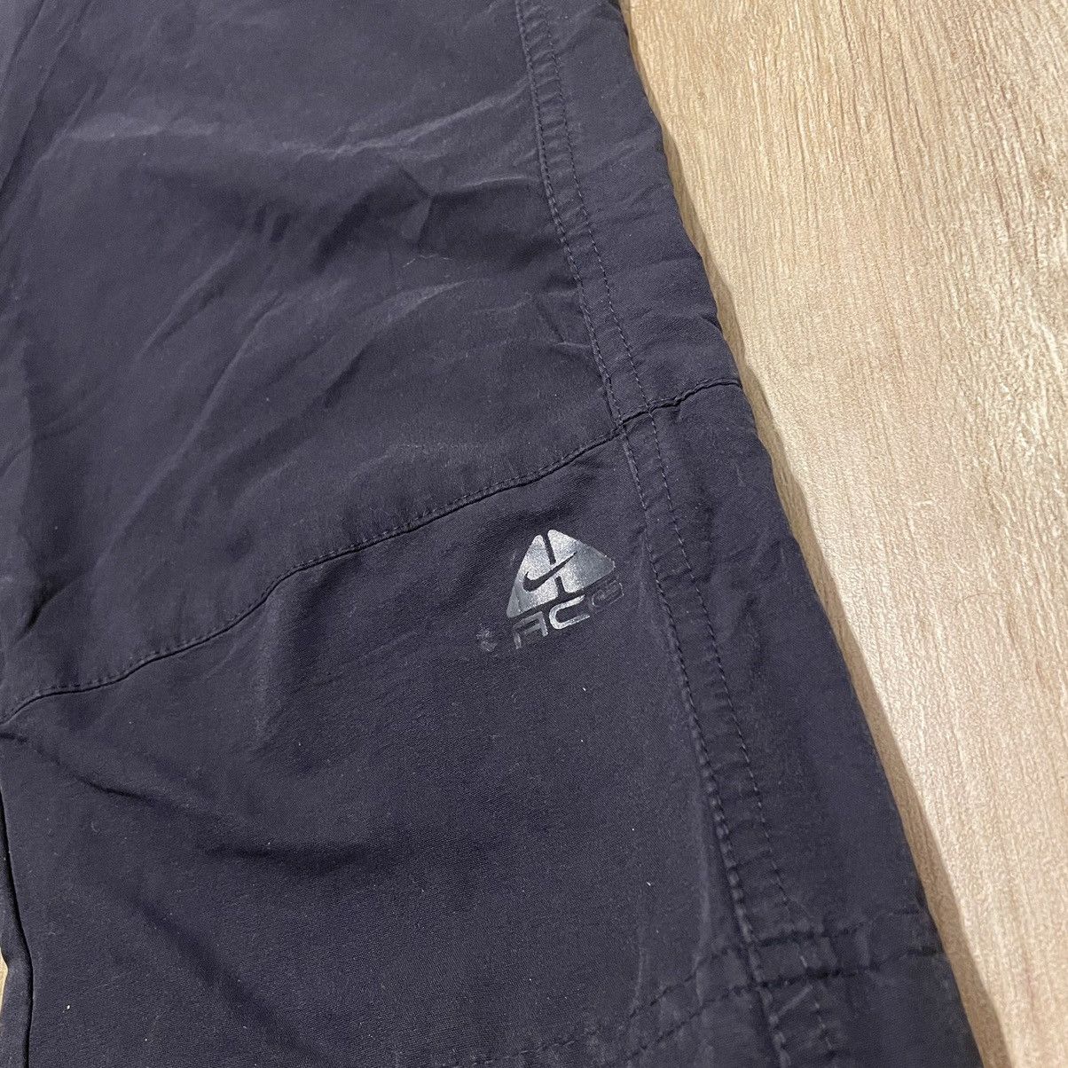 Other Vintage Small Logo Nike Acg Shorts Size US 27 - 8 Thumbnail
