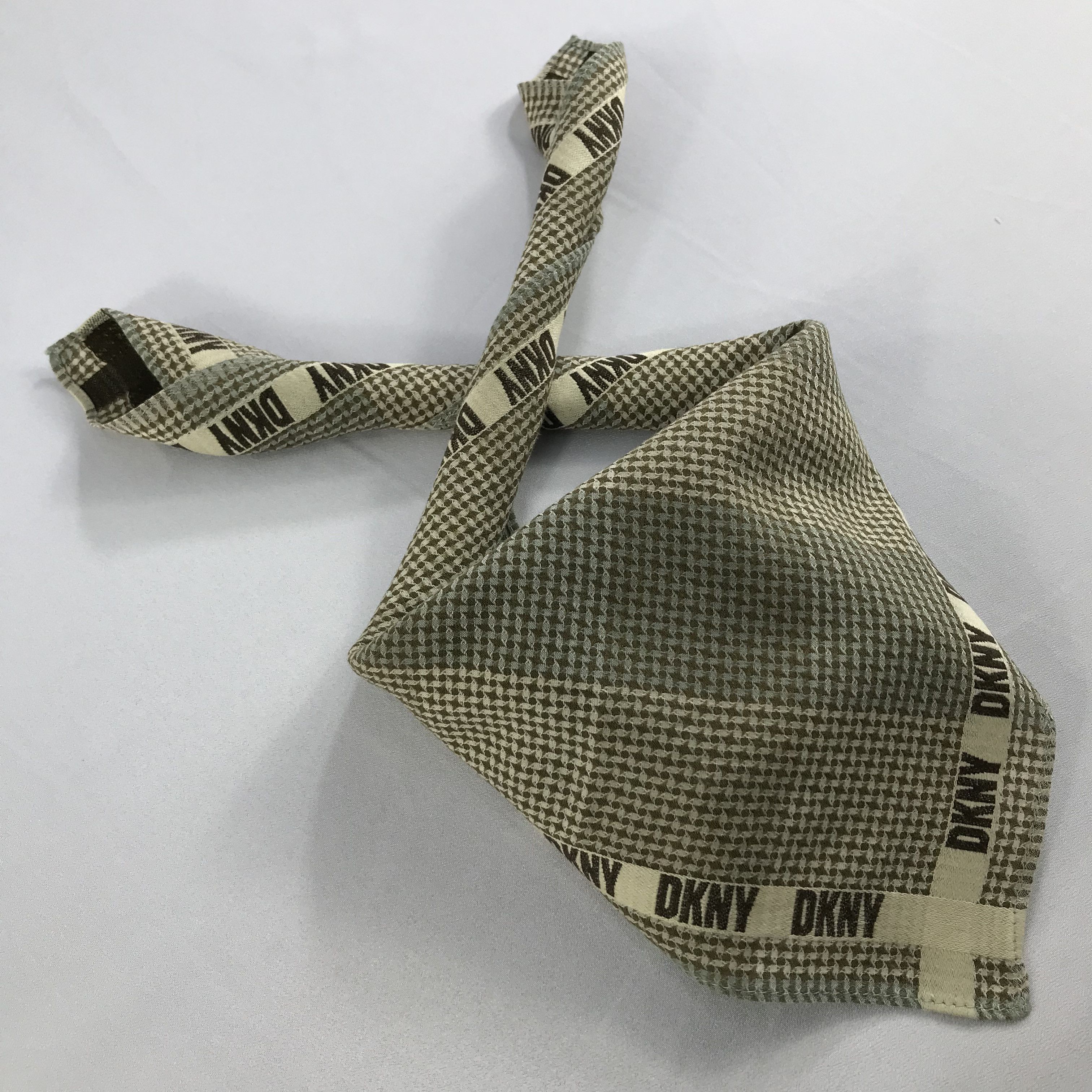 DKNY × Vintage DKNY Bandana / Handkerchief / Neckerchief - S2613 Size ONE SIZE - 4 Thumbnail