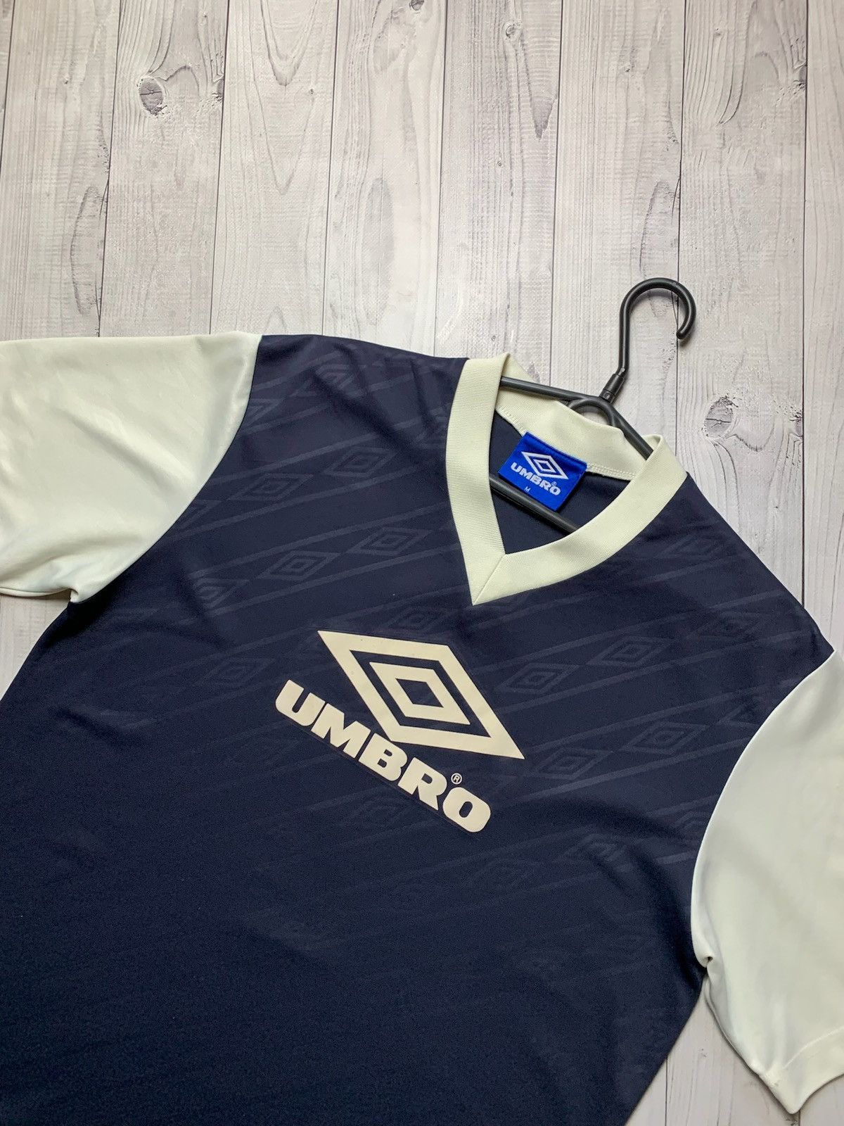 Umbro Vintage Umbro soccer jersey size M monogram Size US M / EU 48-50 / 2 - 2 Thumbnail