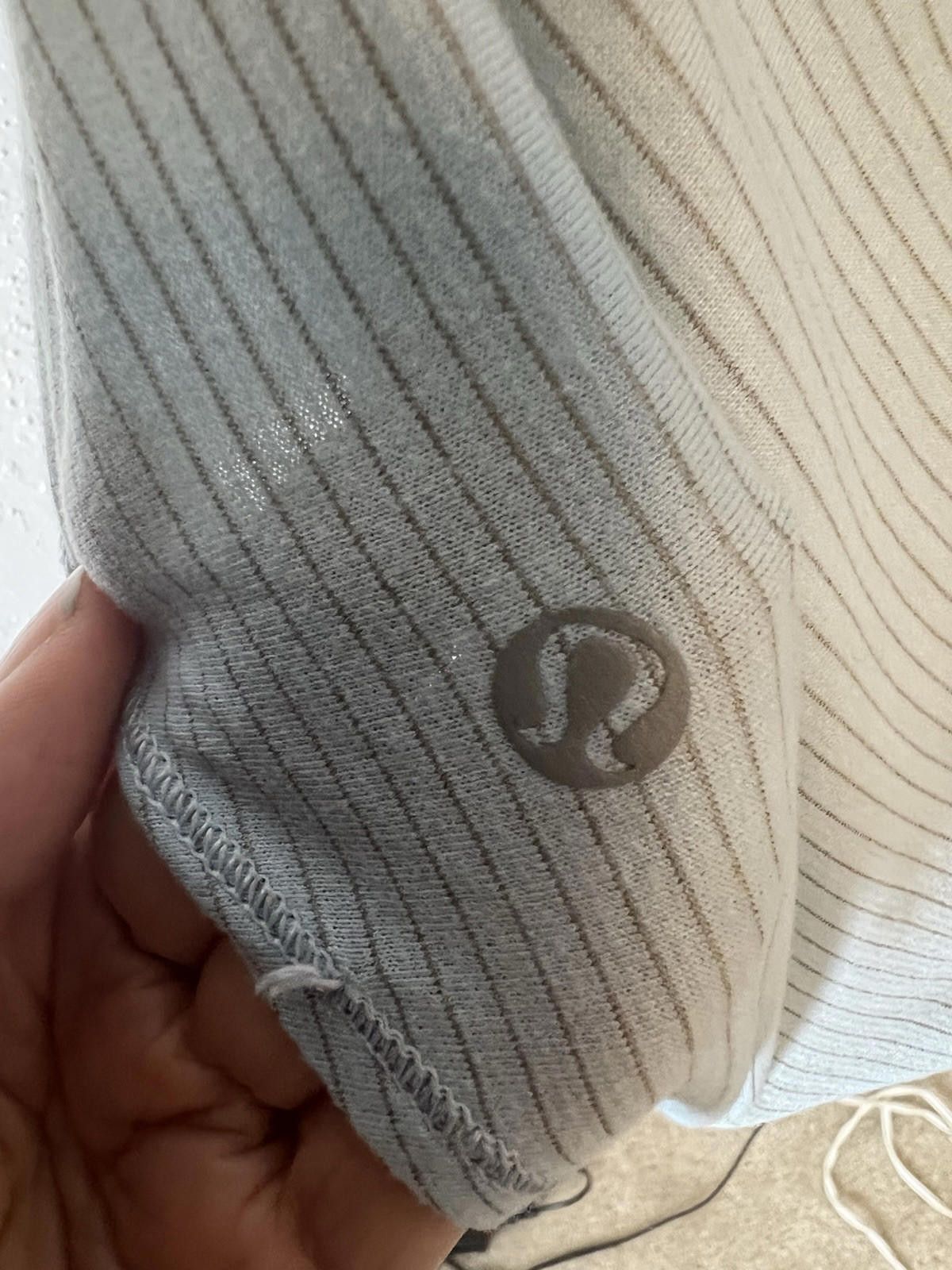 Designer Lululemon 2 in 1 Tank Top with Attached Sports Bra 8 Size M / US 6-8 / IT 42-44 - 5 Thumbnail