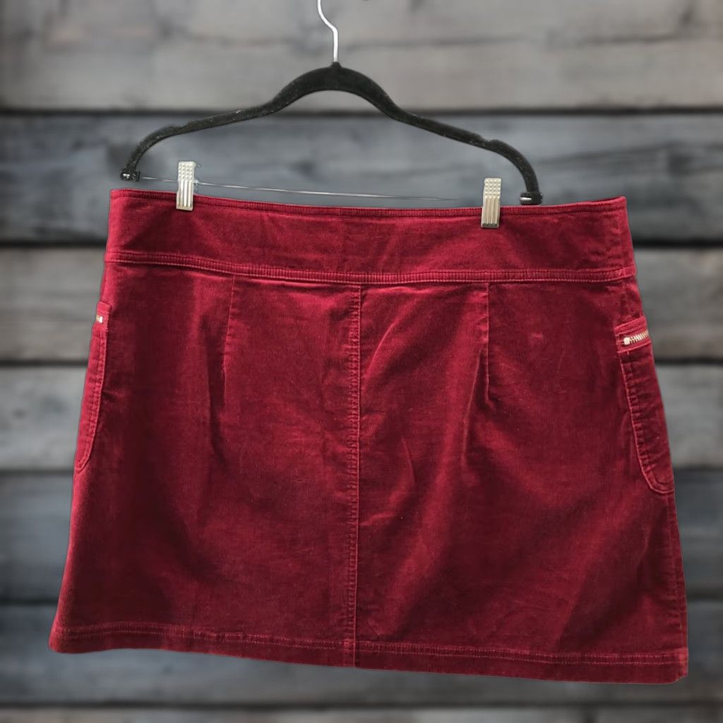 Gap Gap Velvet Mini Skirt Womens 35R Red Button Front Zip Pocket High Rise Mini Skirt Cotton Blend Velvety Preppy Vintage: No Size 24" / US 00 / IT 34 - 1 Thumbnail