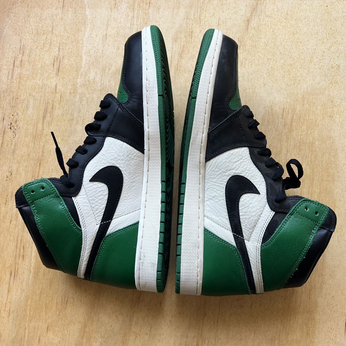 Jordan Brand Air Jordan 1 High Pine Green Size US 14 / EU 47 - 8 Thumbnail