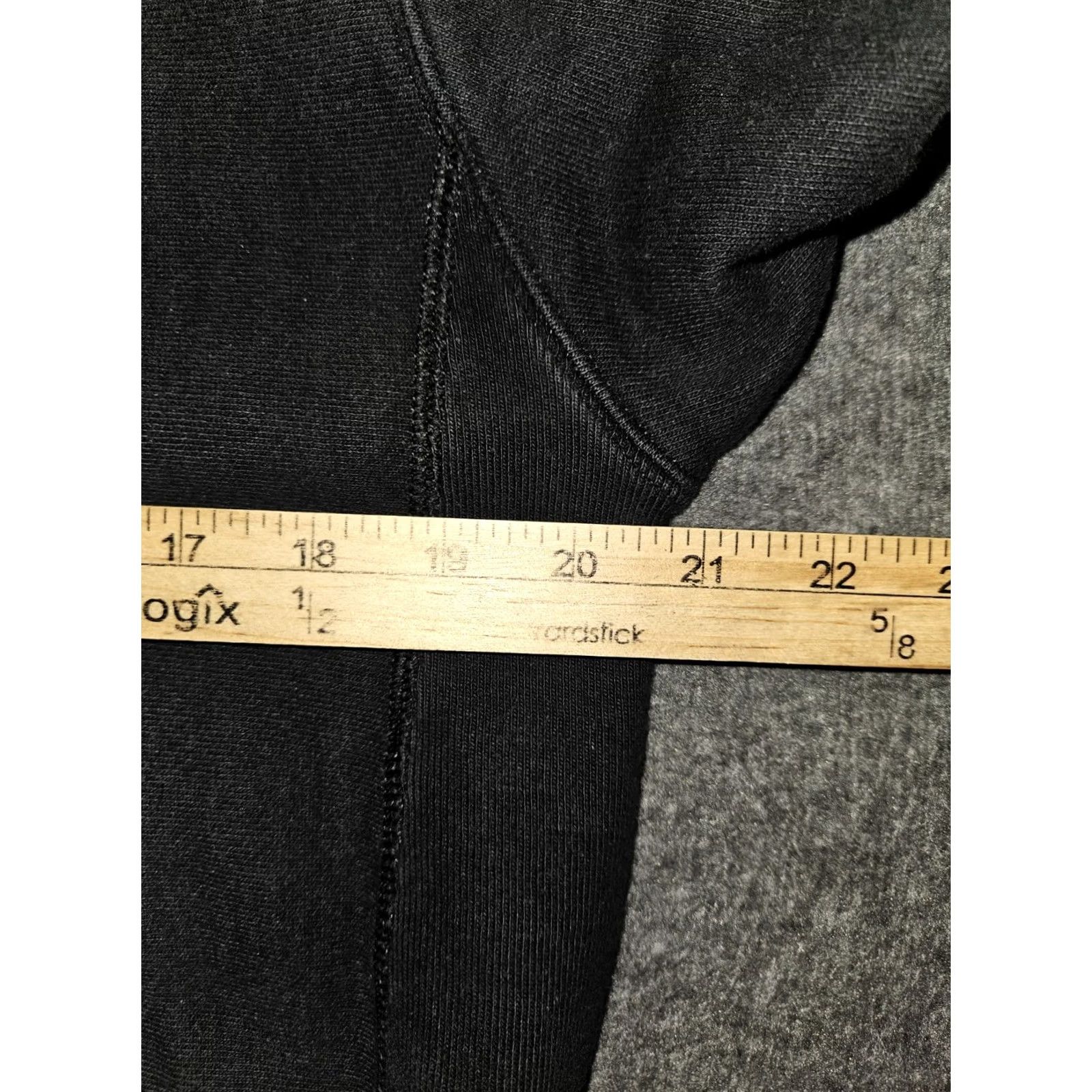 Champion VINTAGE Champion Hoodie Mens Small Black Drawstring Embroidered Logo Reverse Weave Pullover Sports Size US S / EU 44-46 / 1 - 4 Thumbnail