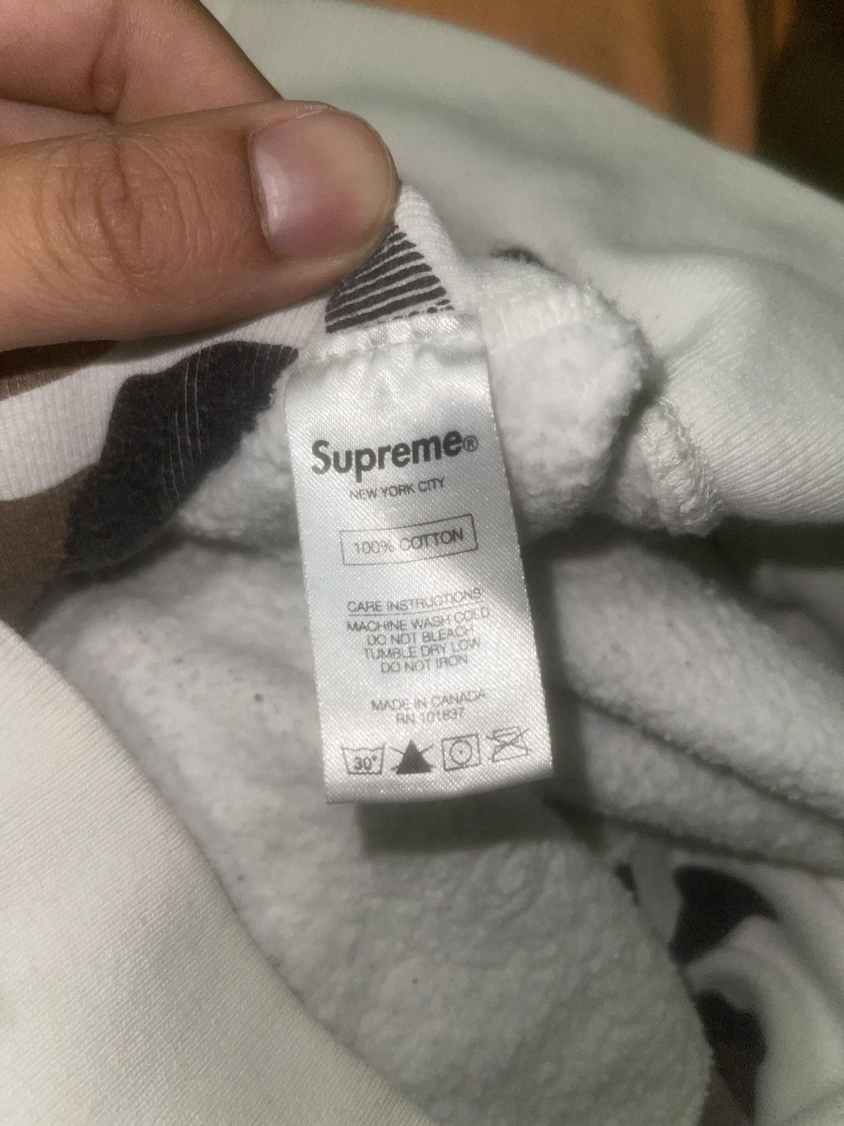 Supreme Supreme white Camo Hoodie Size US M / EU 48-50 / 2 - 5 Thumbnail
