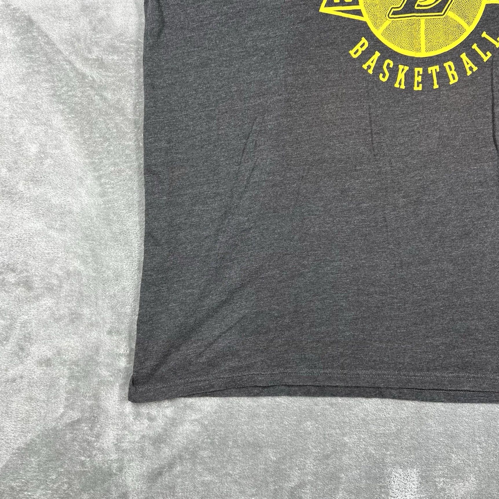 NBA Majestic NBA Basketball Los Angeles Lakers Men’s 2XL T-Shirt Dark Heather Gray Size US XXL / EU 58 / 5 - 3 Thumbnail