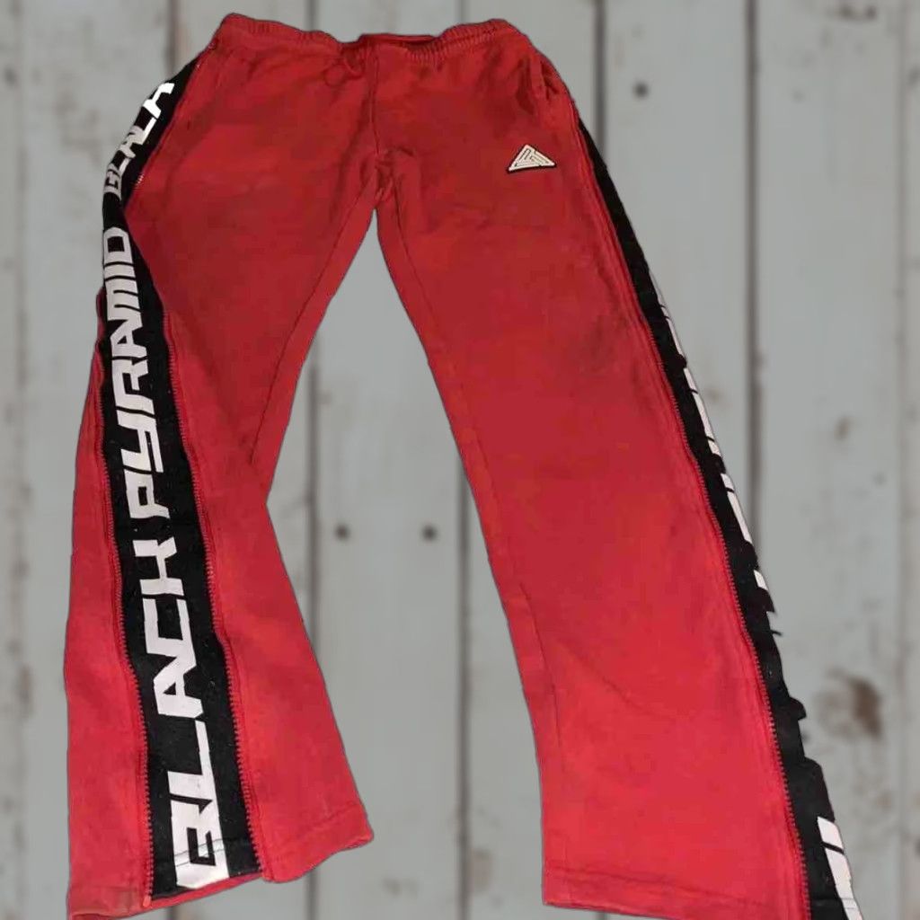 Black Pyramid VINTAGE Black Pyramid RED Baggy Sweatpants Black Side Spellout ZIP SIDES Mens Medium Y2K Size US 31 - 1 Thumbnail